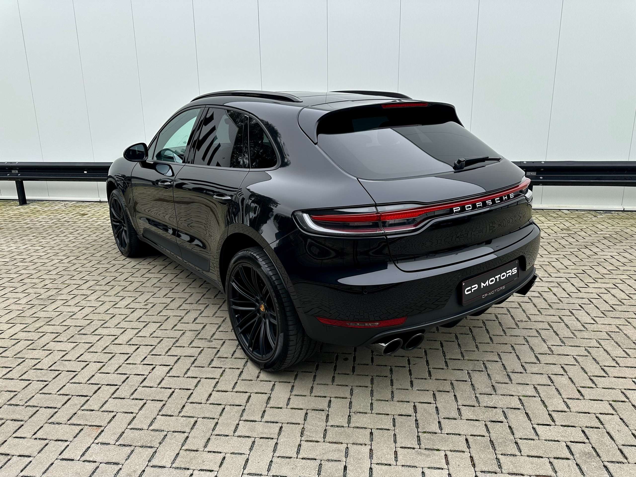 Porsche - Macan