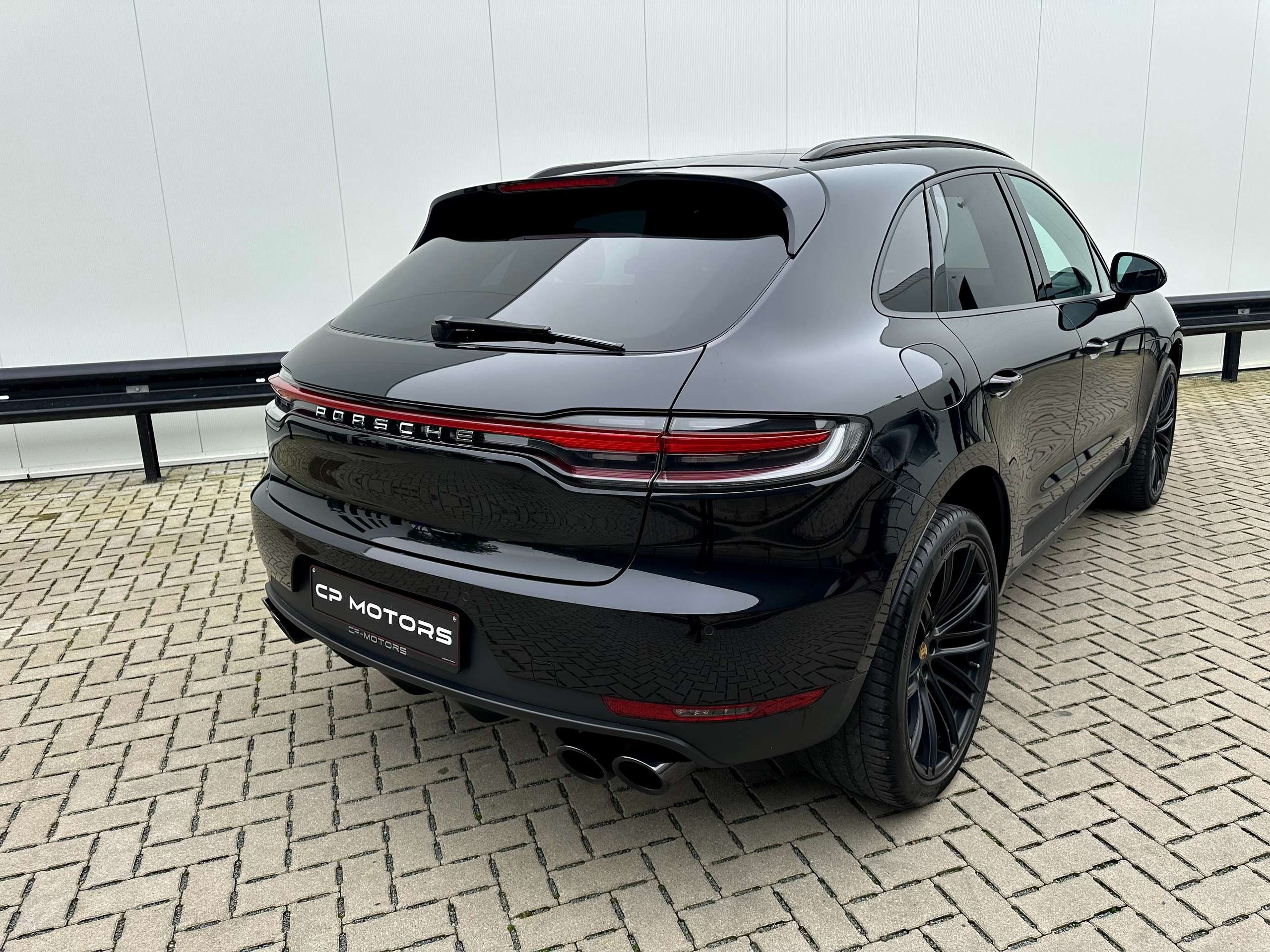 Porsche - Macan