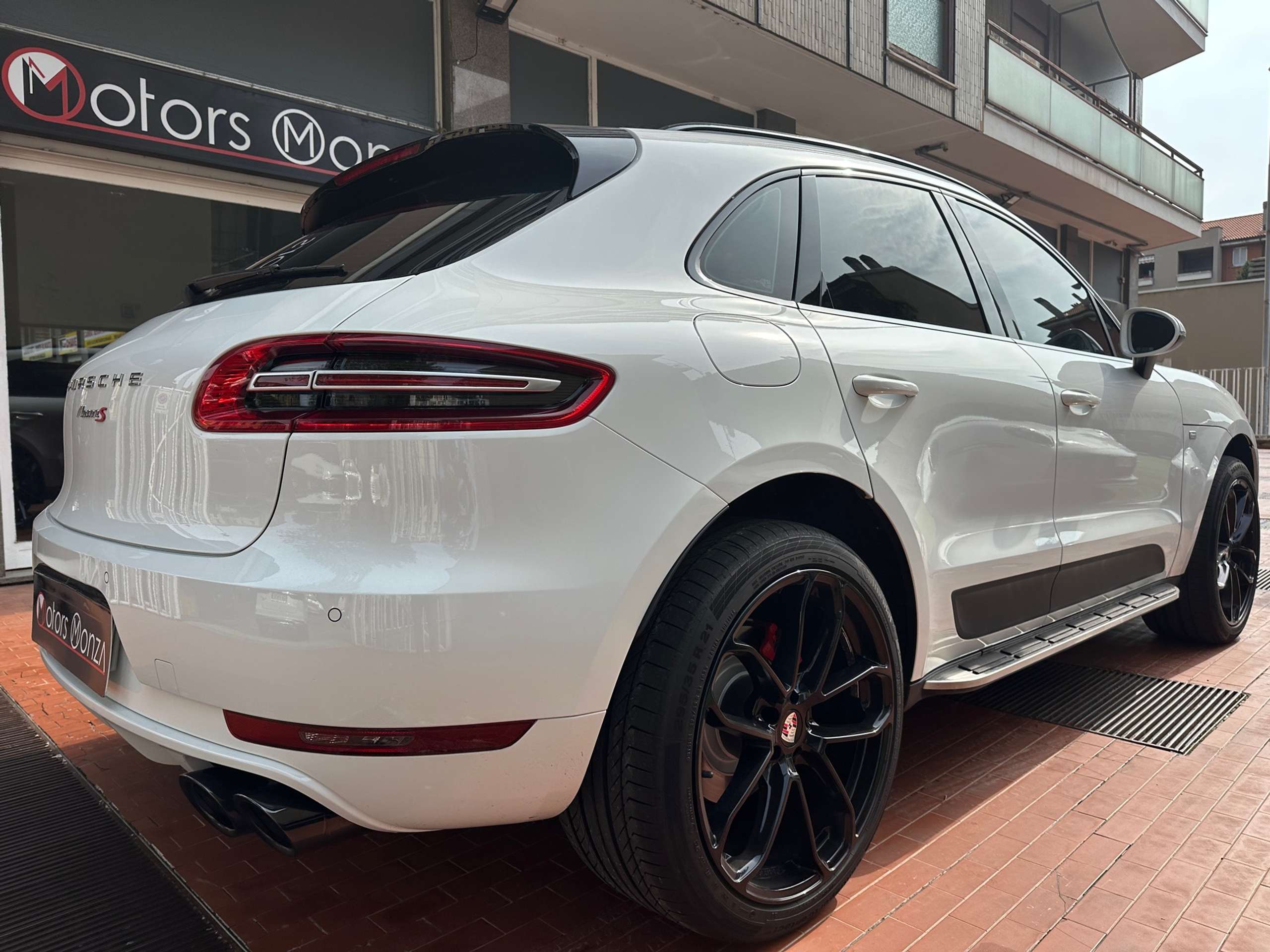 Porsche - Macan