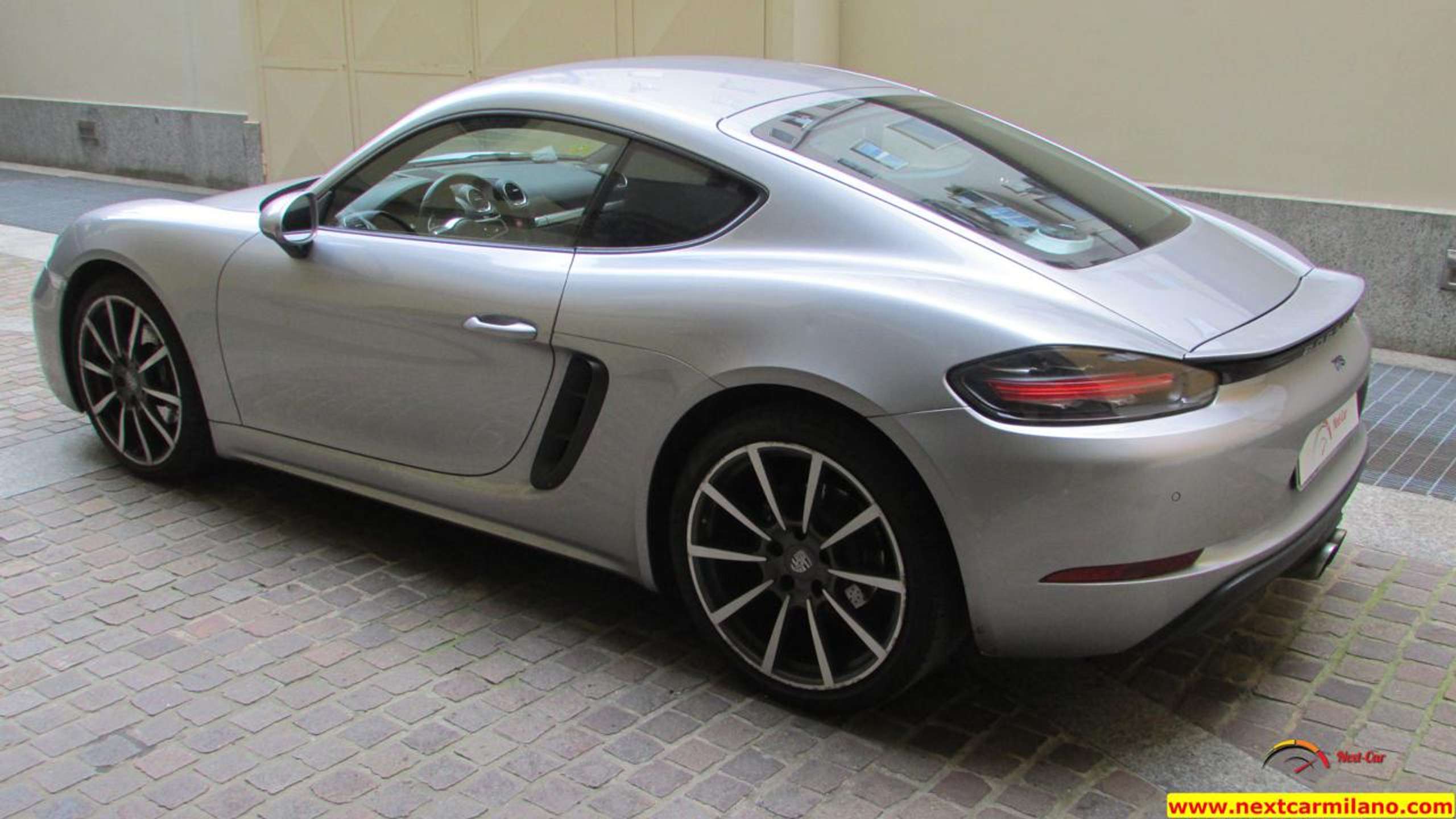 Porsche - Cayman