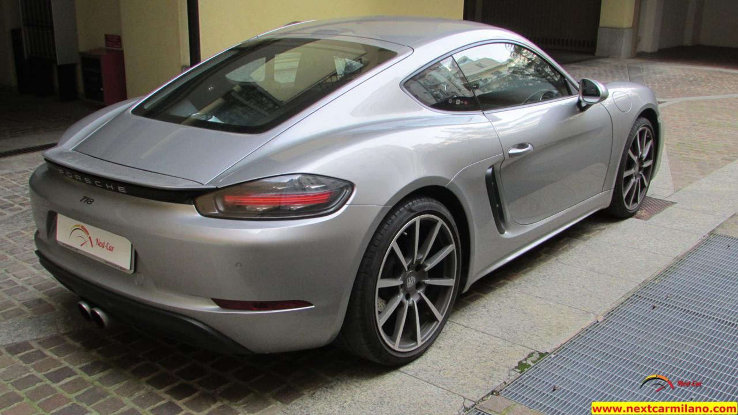 Porsche - Cayman