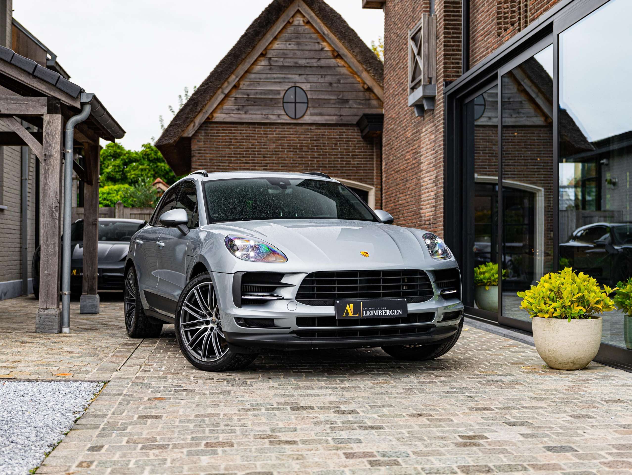 Porsche - Macan