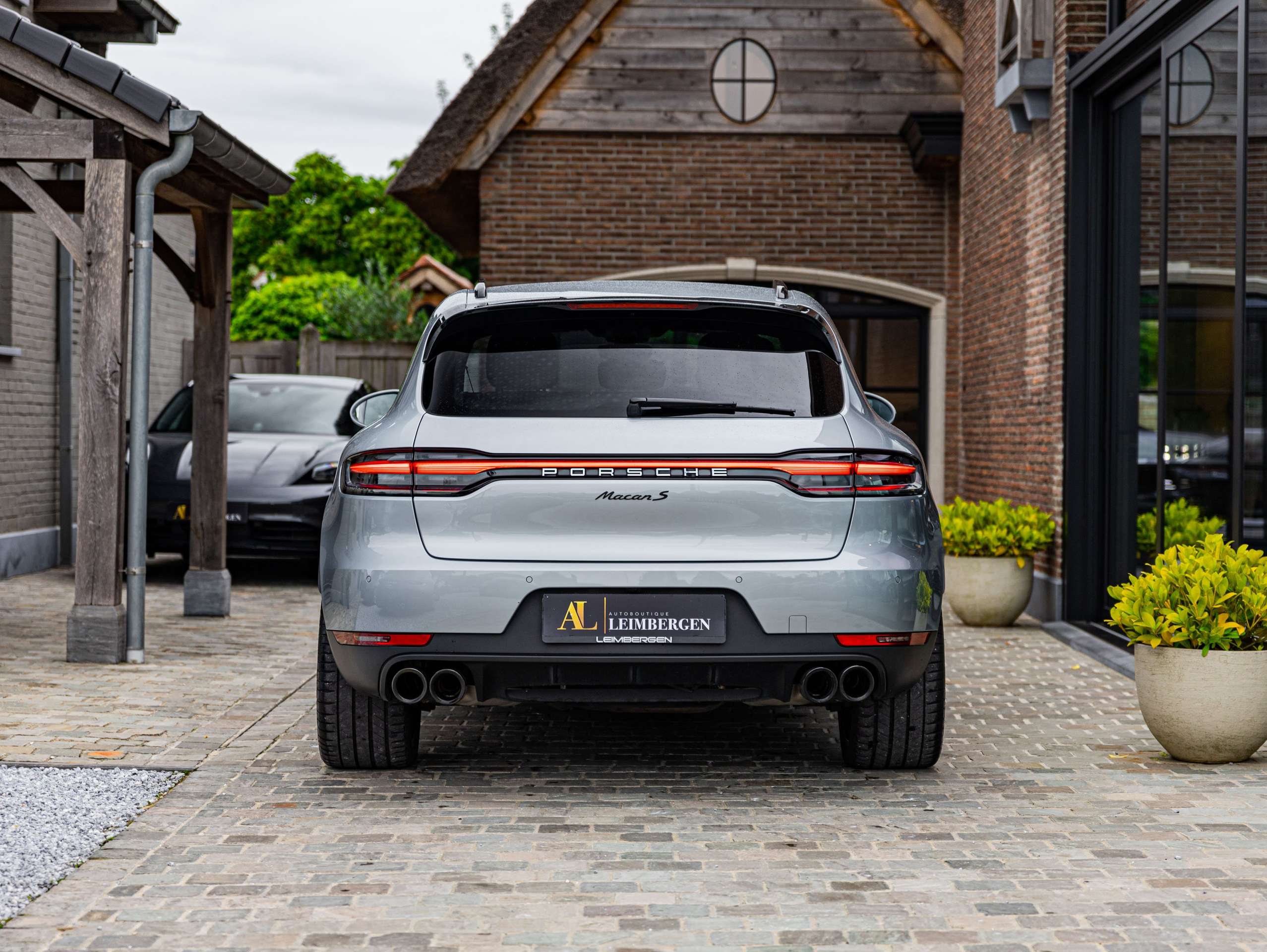 Porsche - Macan