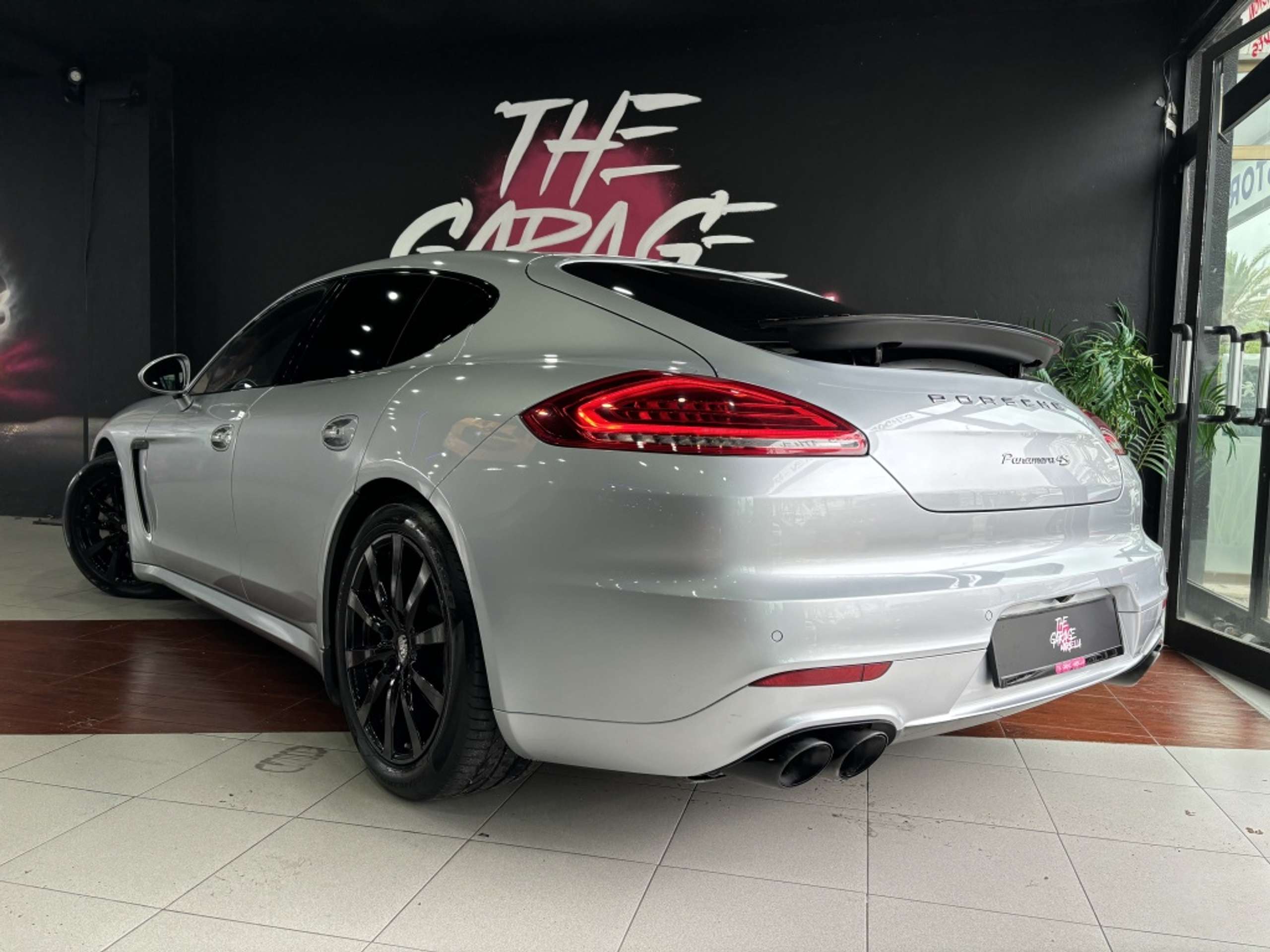 Porsche - Panamera