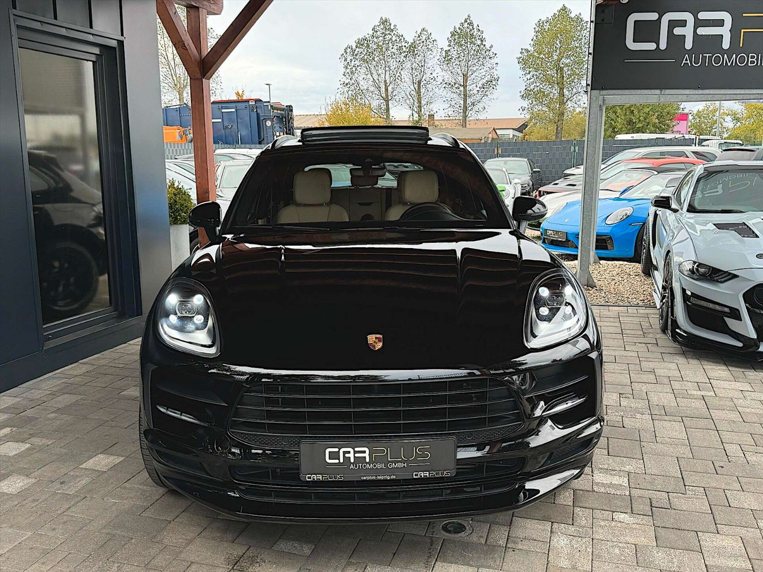 Porsche - Macan