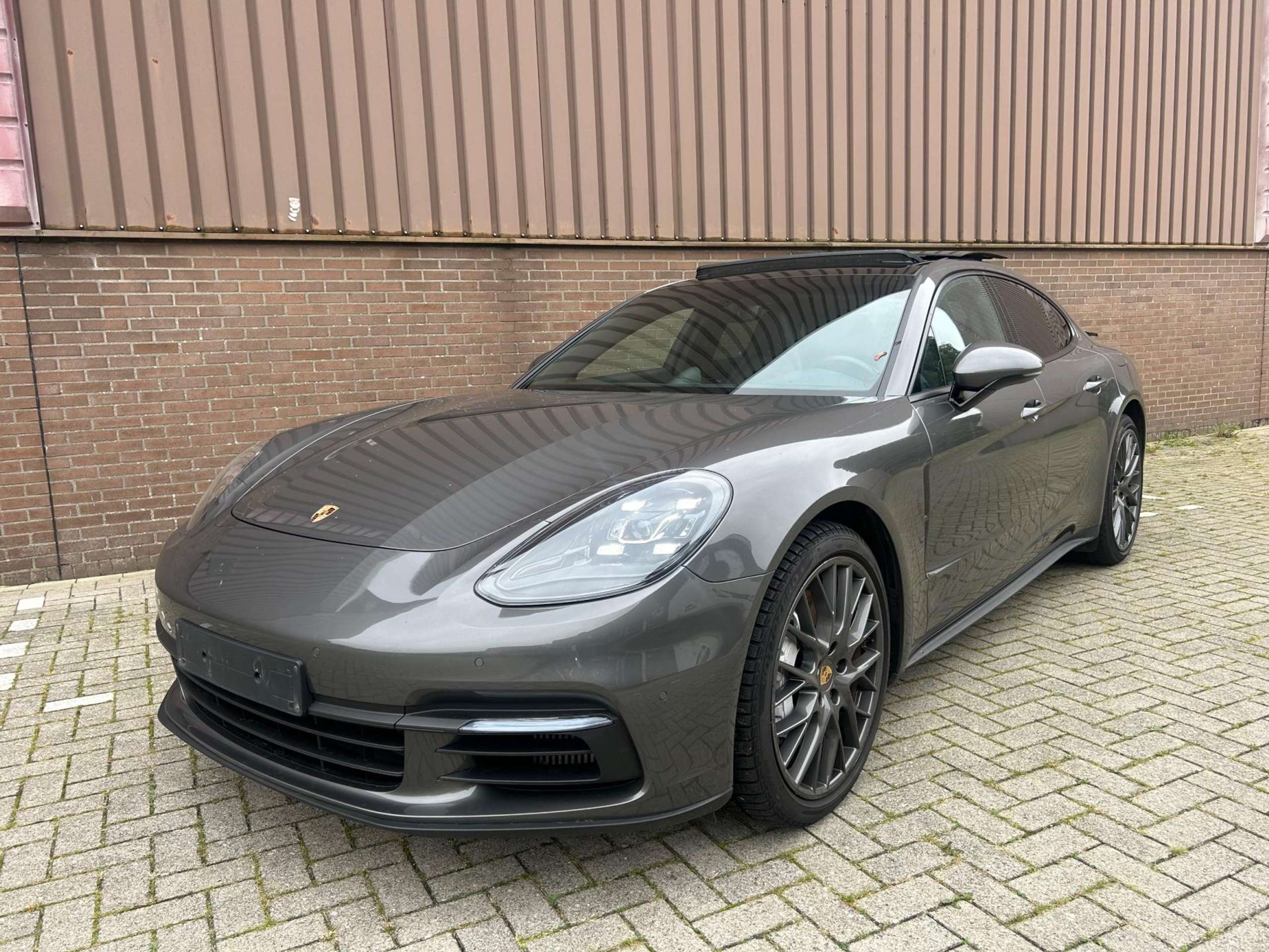 Porsche - Panamera