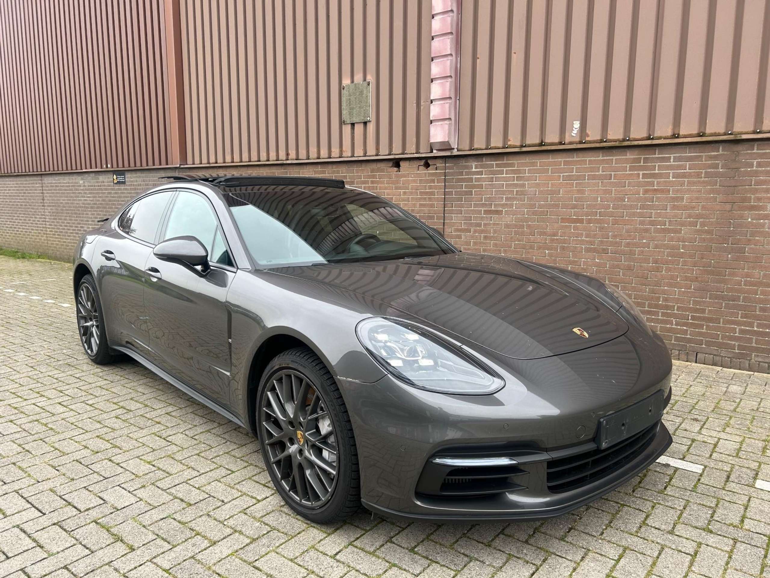 Porsche - Panamera