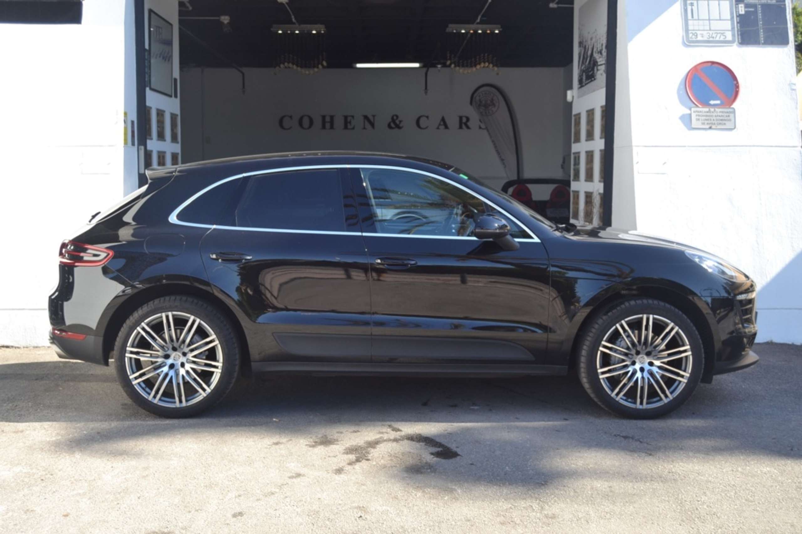 Porsche - Macan