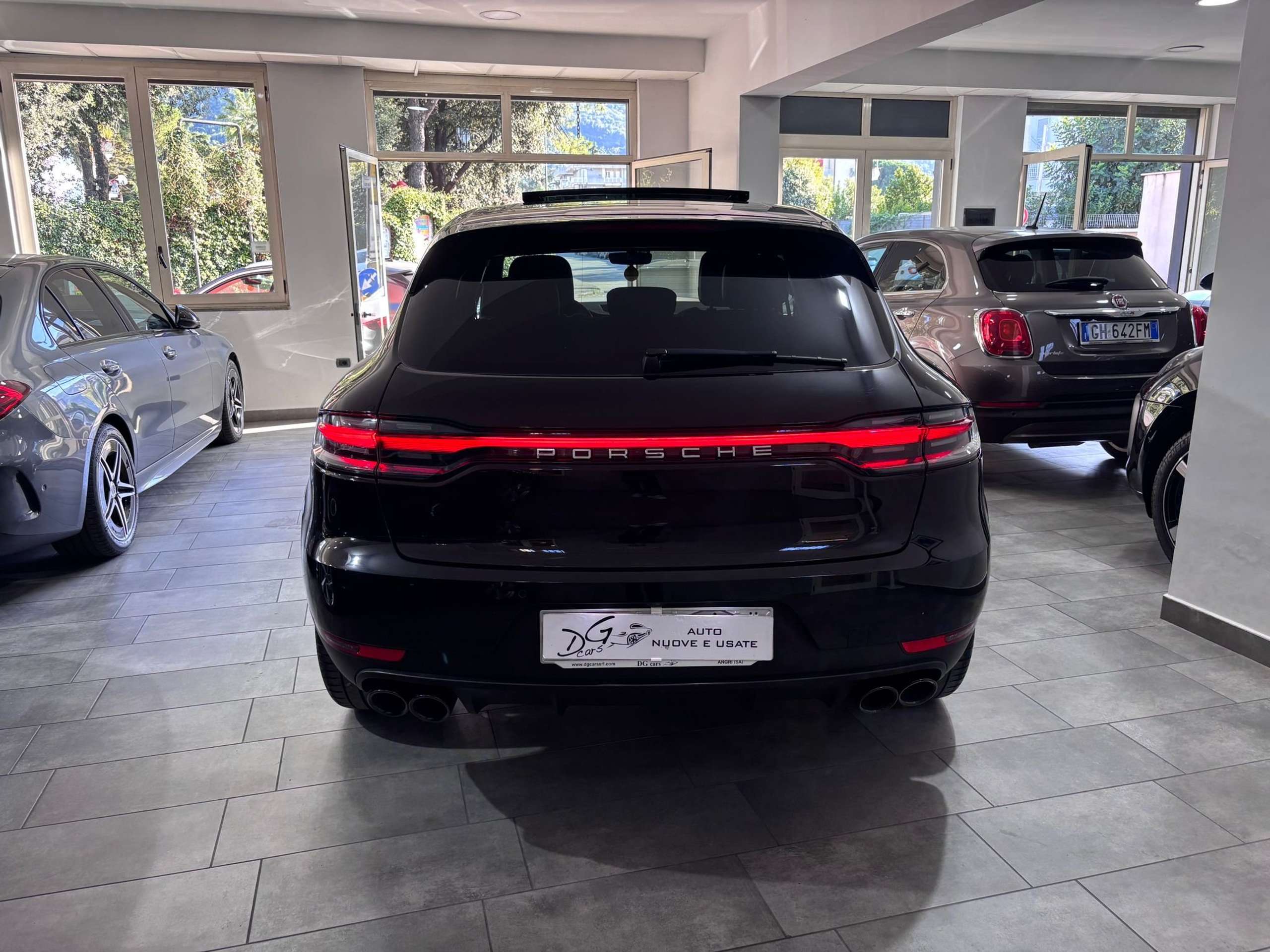 Porsche - Macan