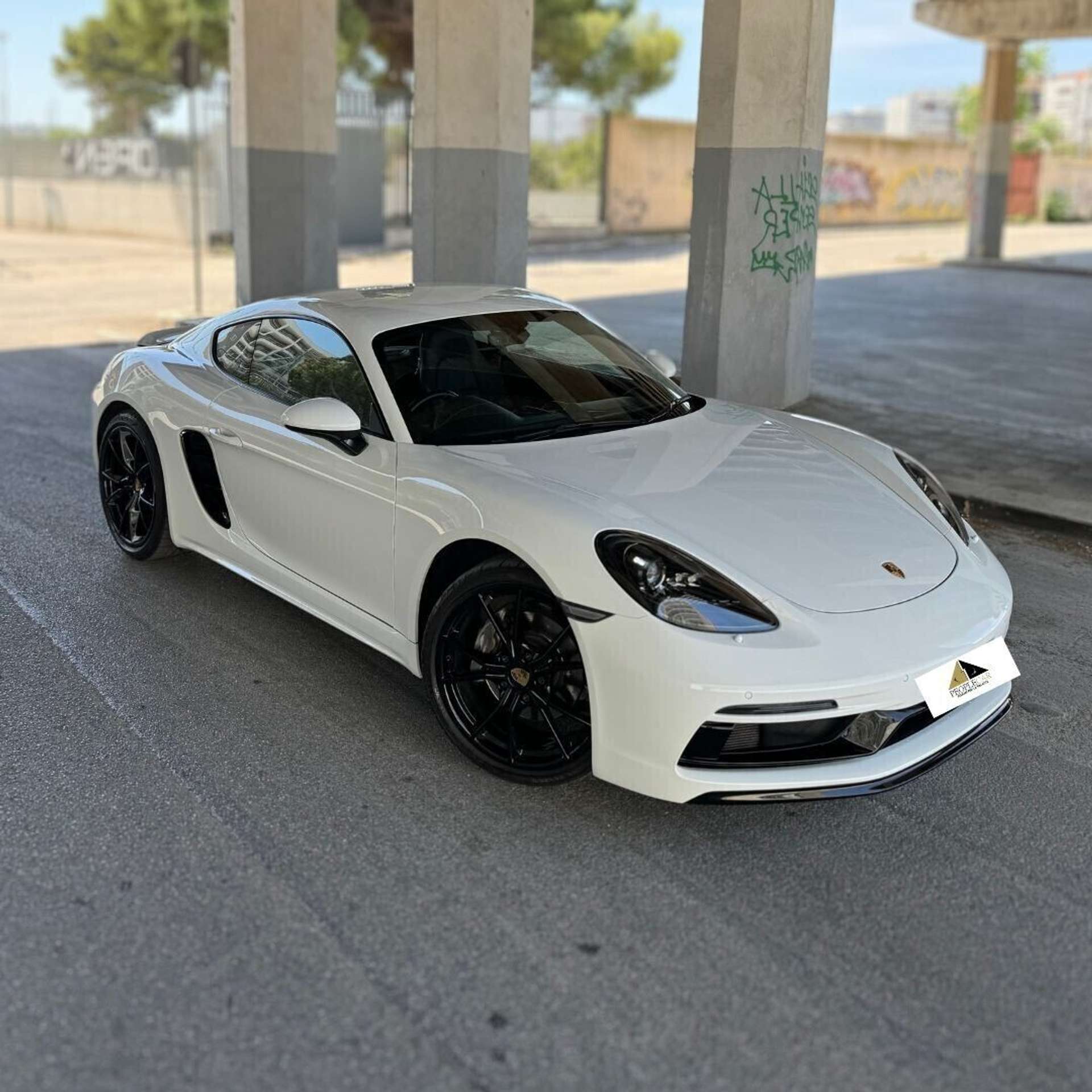 Porsche - Cayman