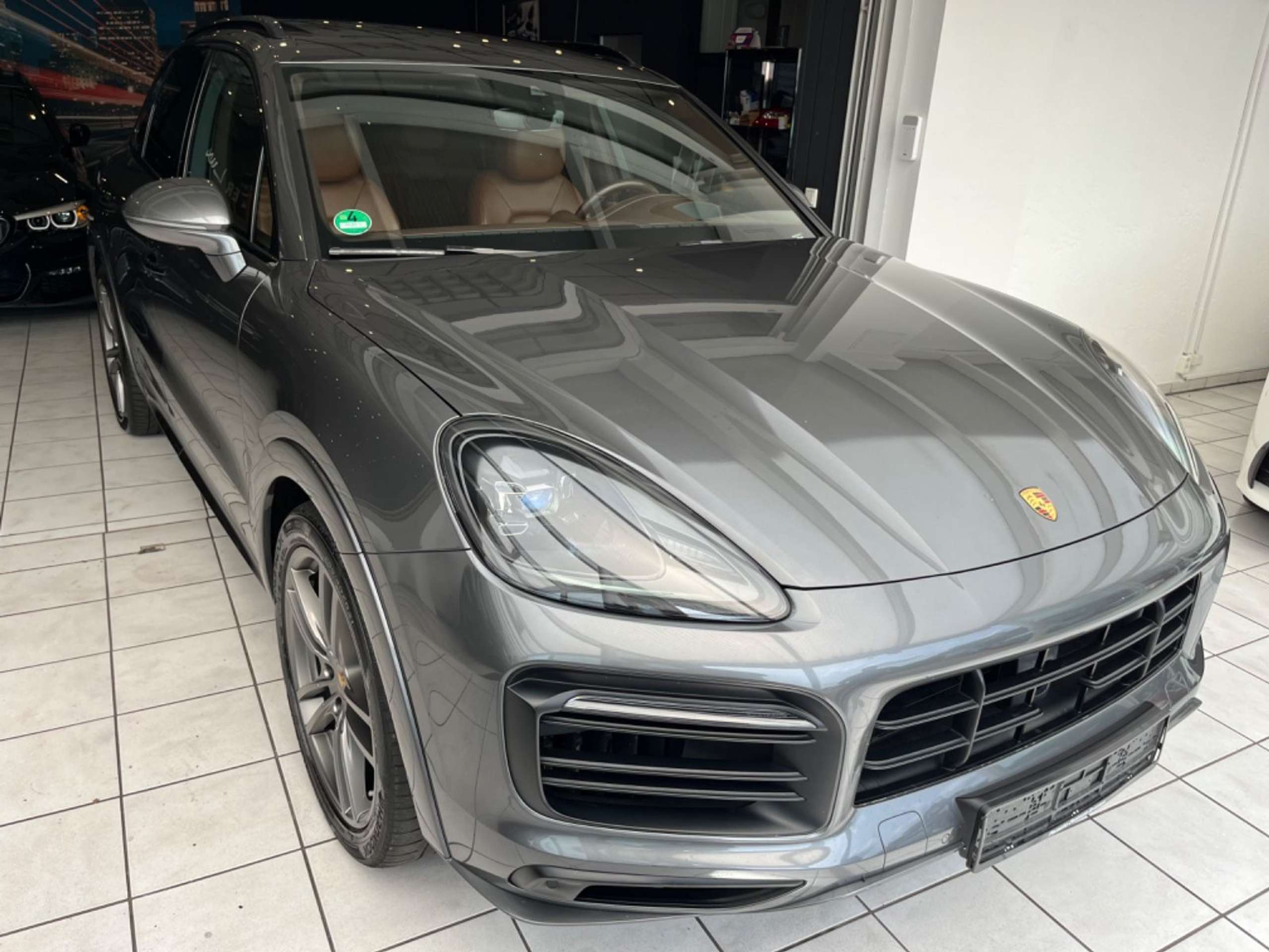 Porsche - Cayenne