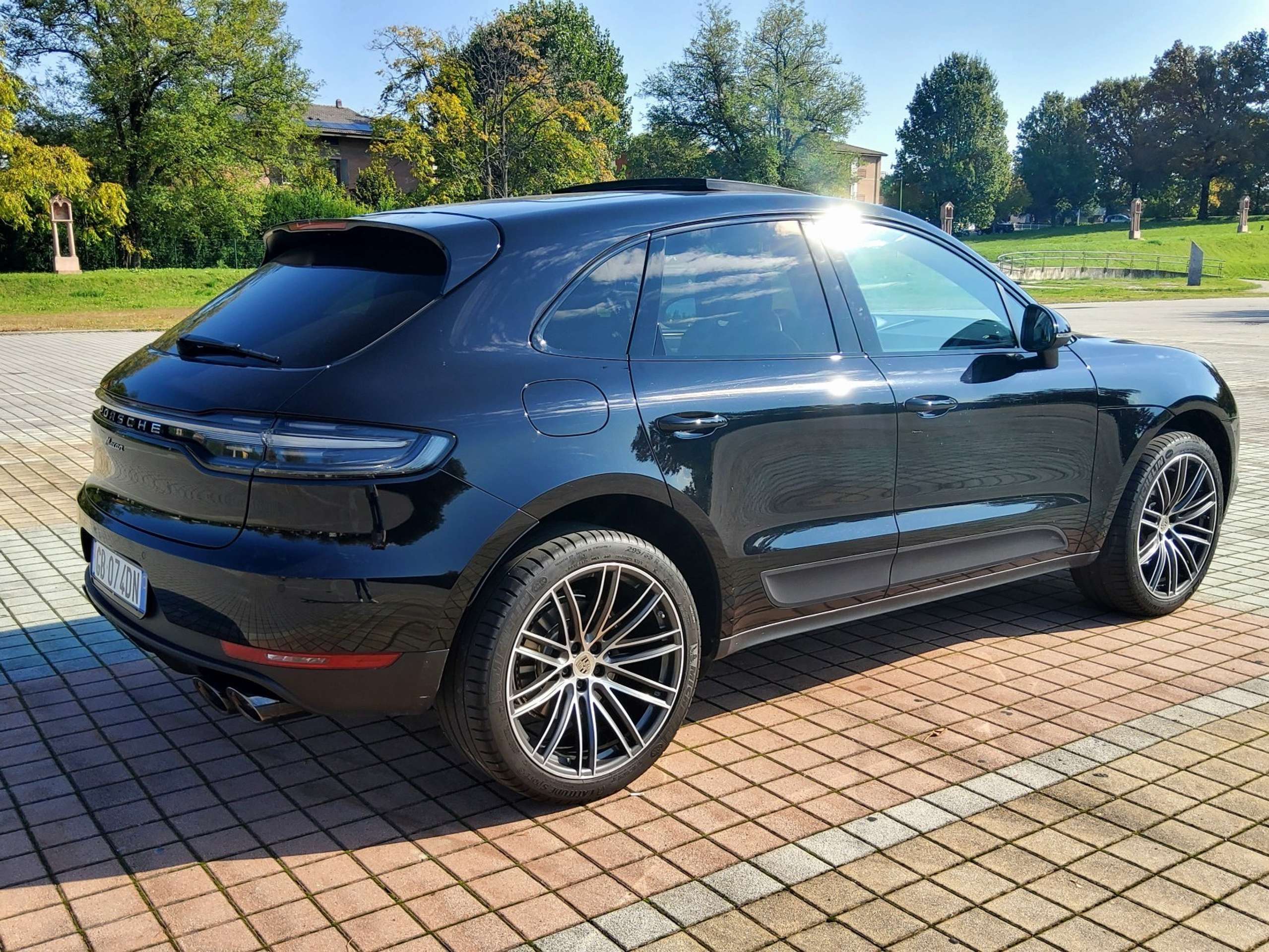 Porsche - Macan