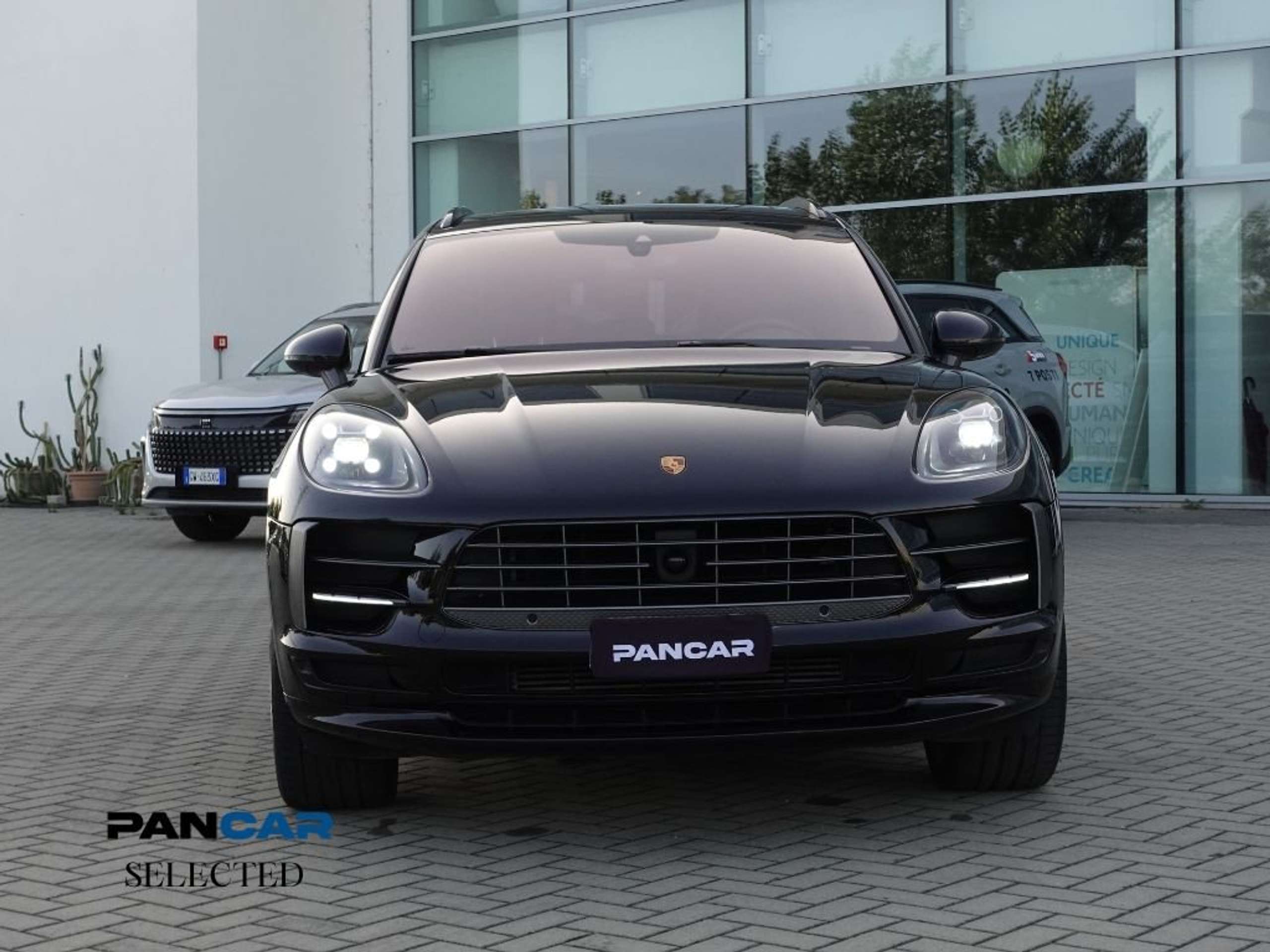 Porsche - Macan