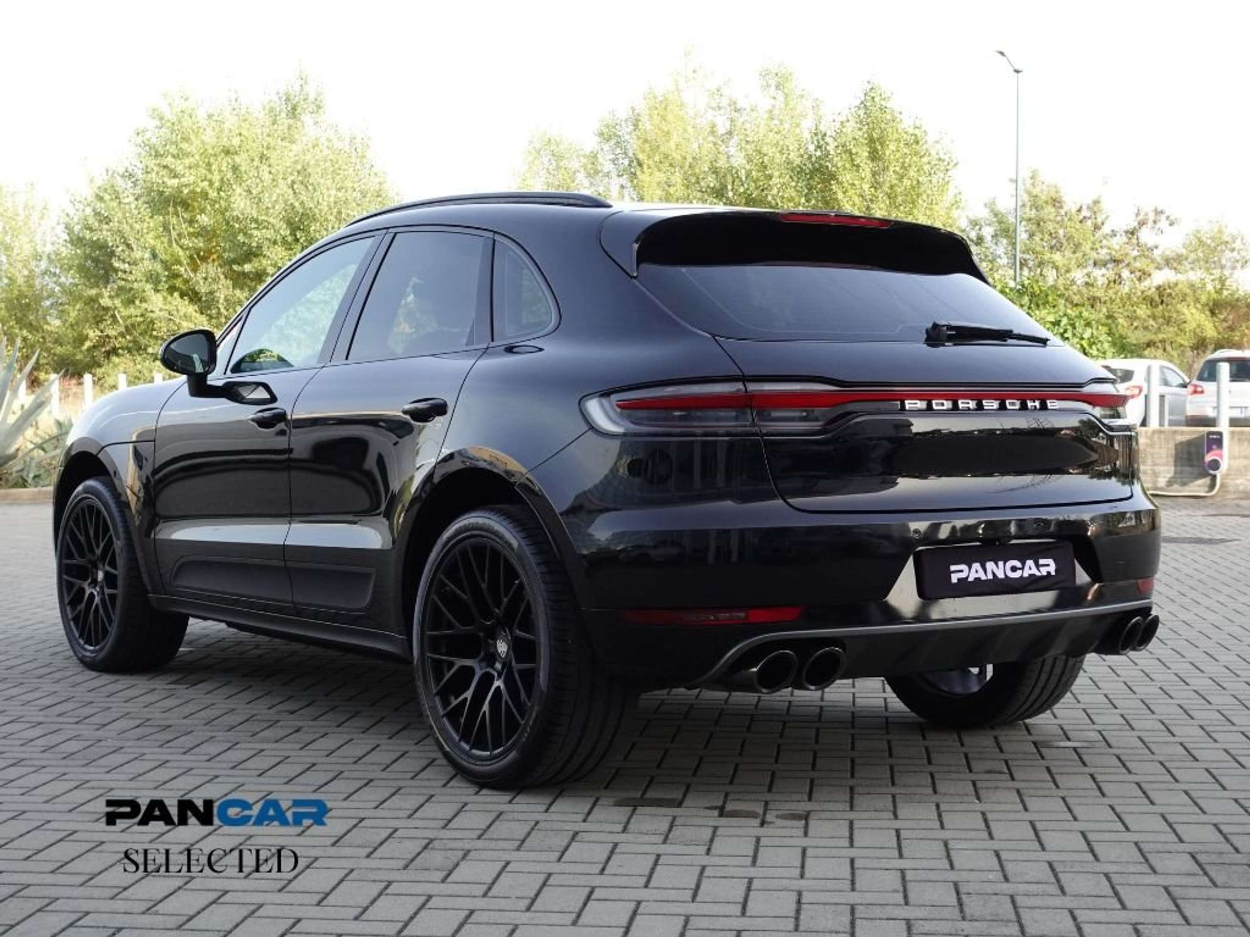 Porsche - Macan