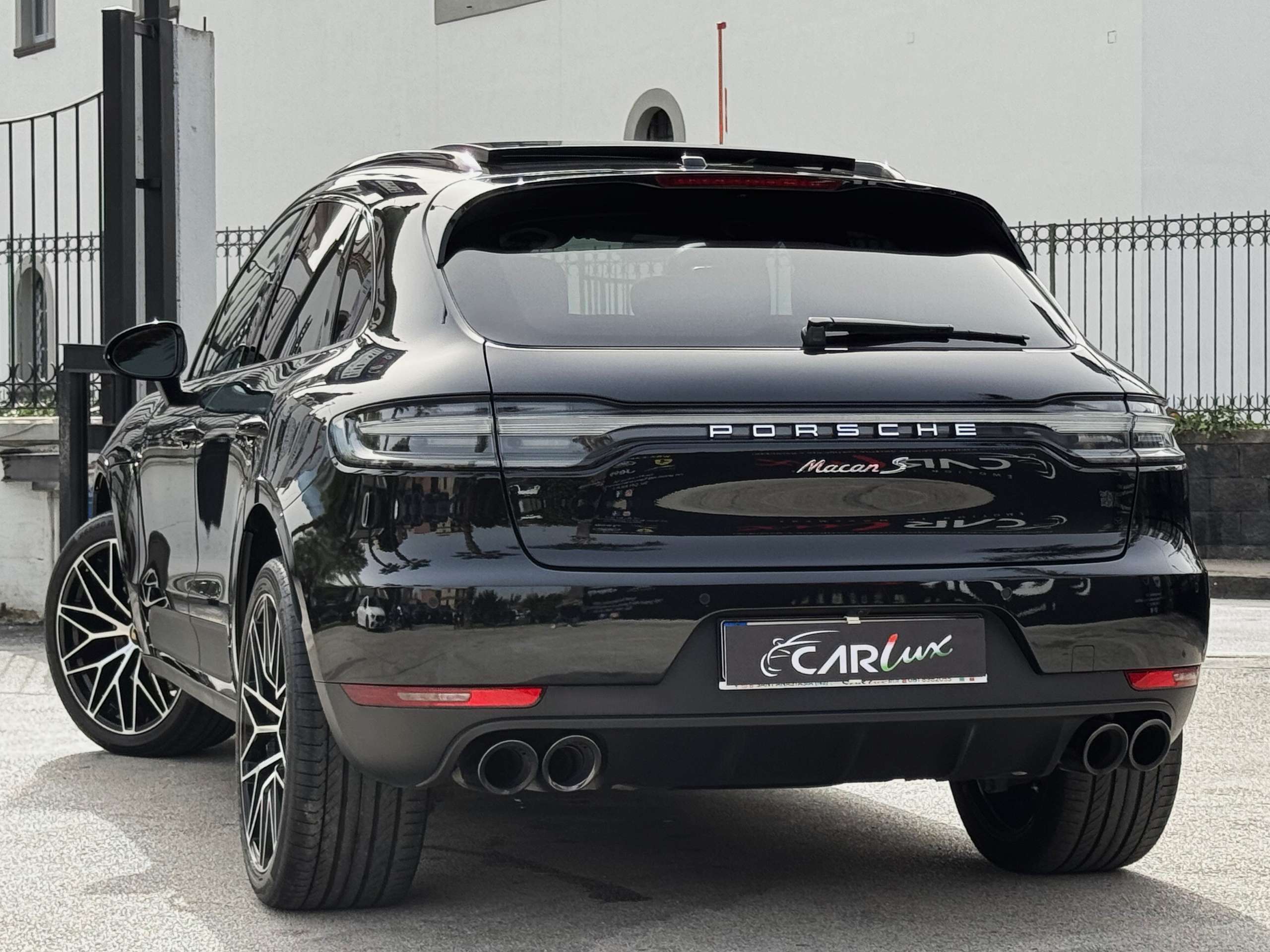 Porsche - Macan