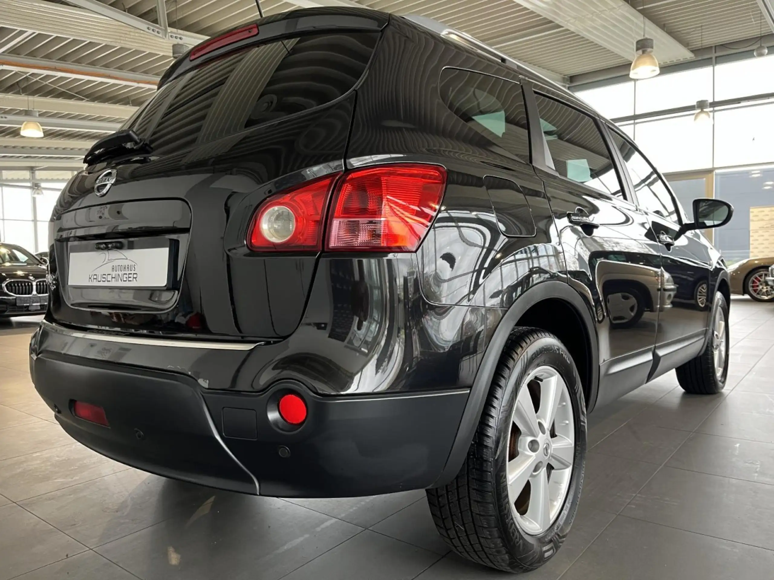 Nissan - Qashqai+2