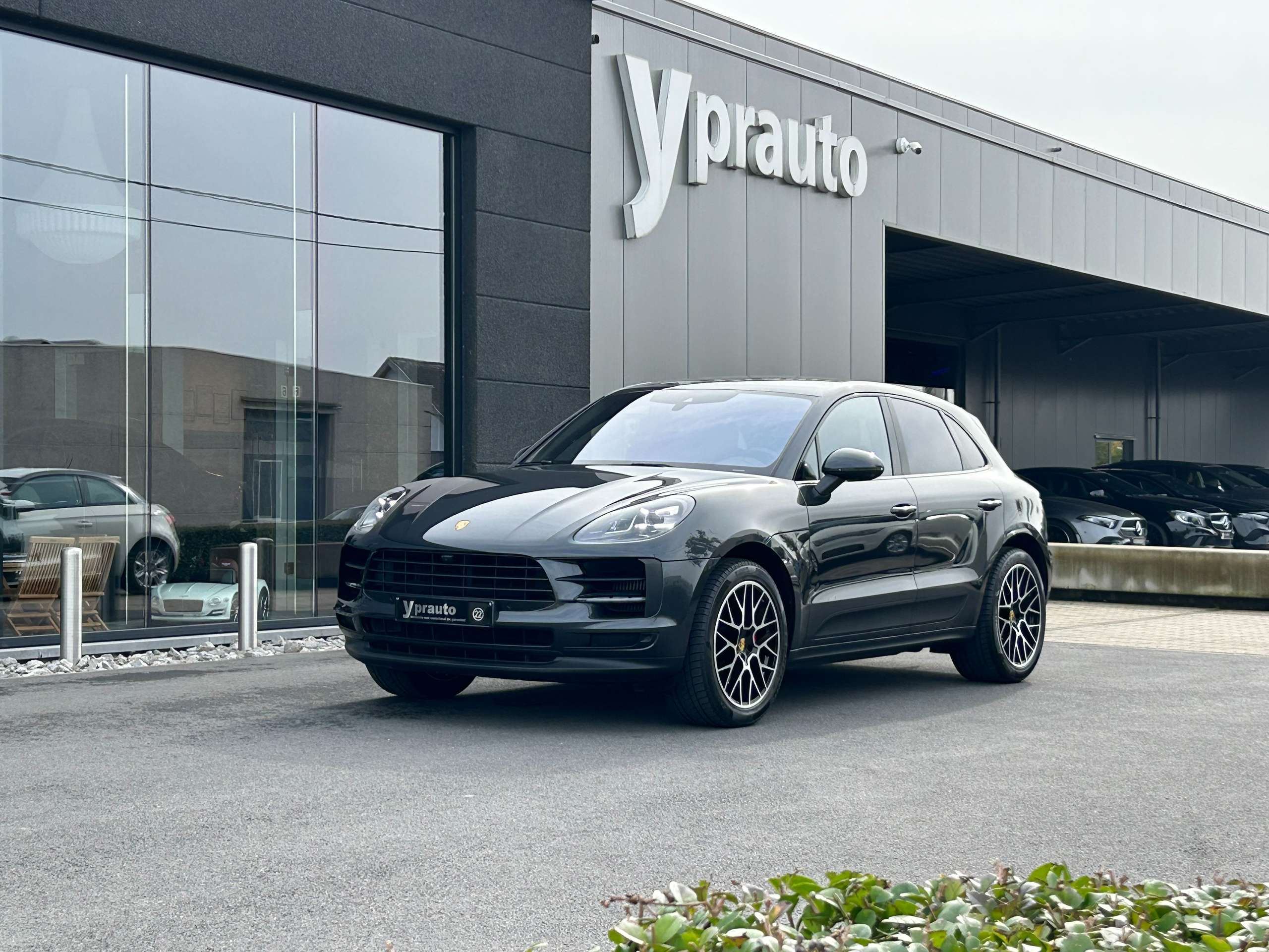 Porsche - Macan