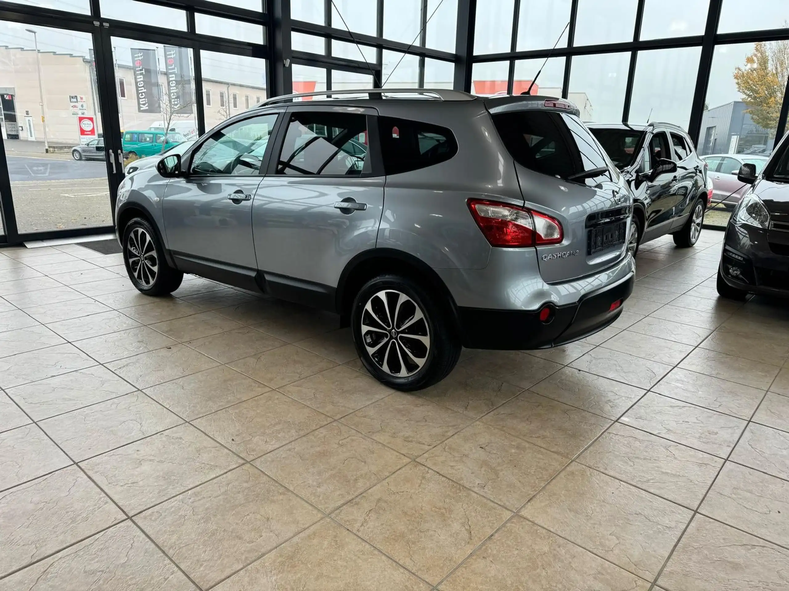 Nissan - Qashqai+2