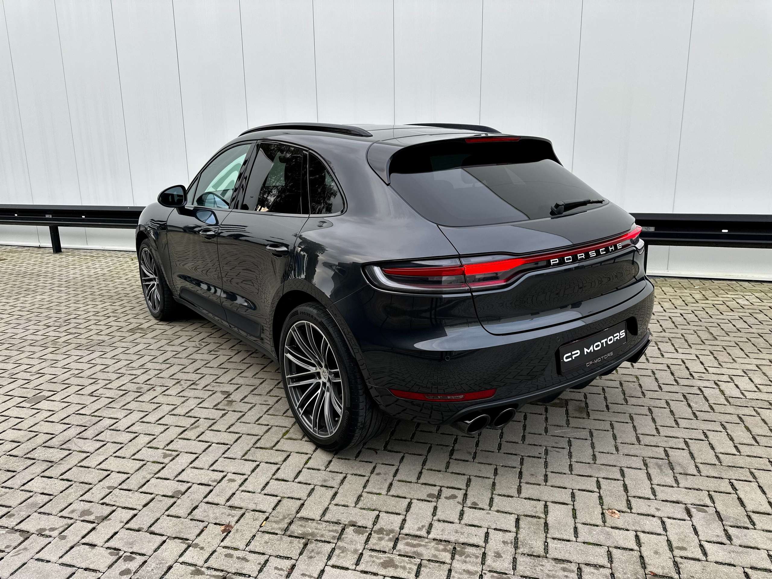 Porsche - Macan