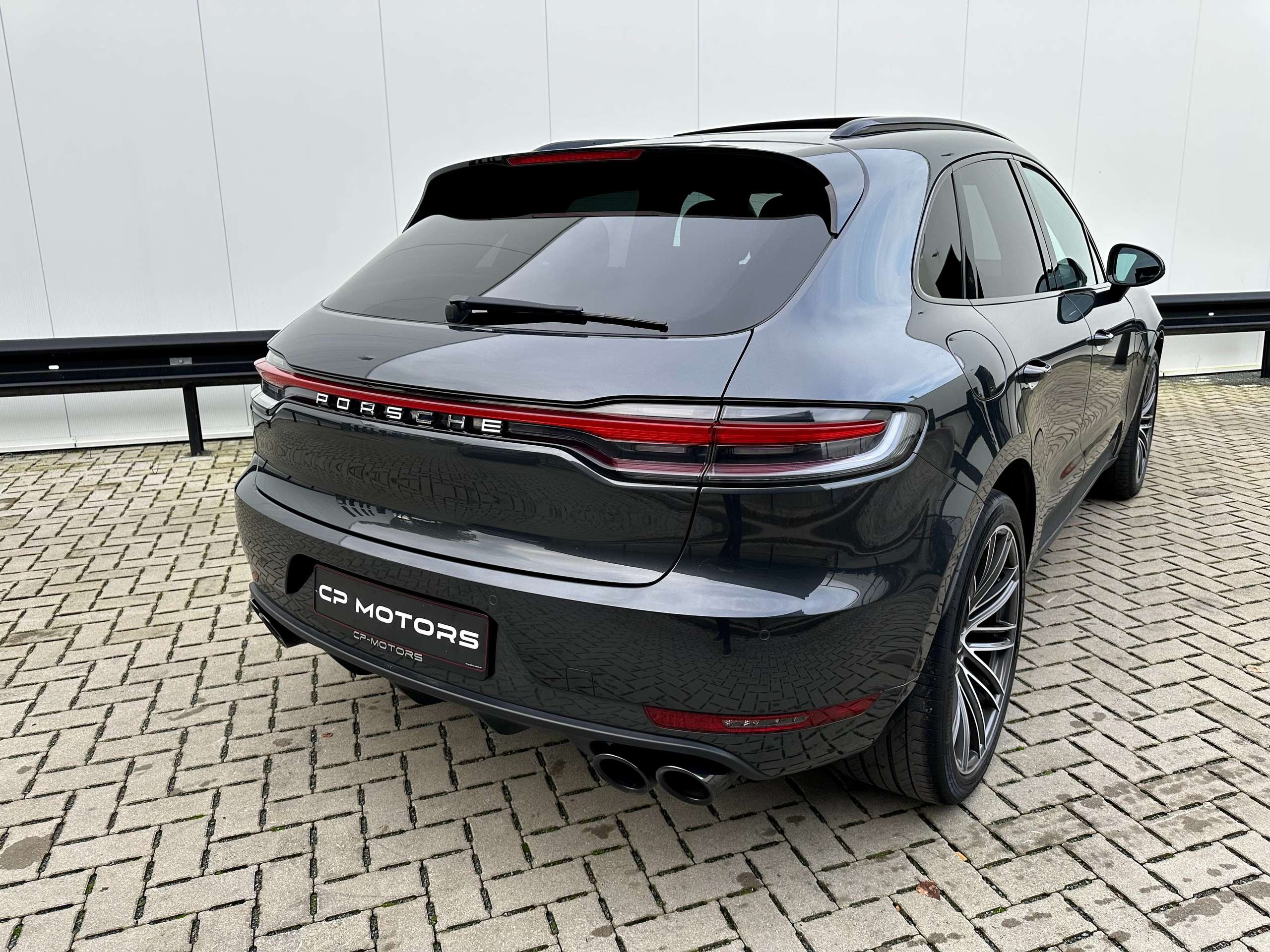 Porsche - Macan