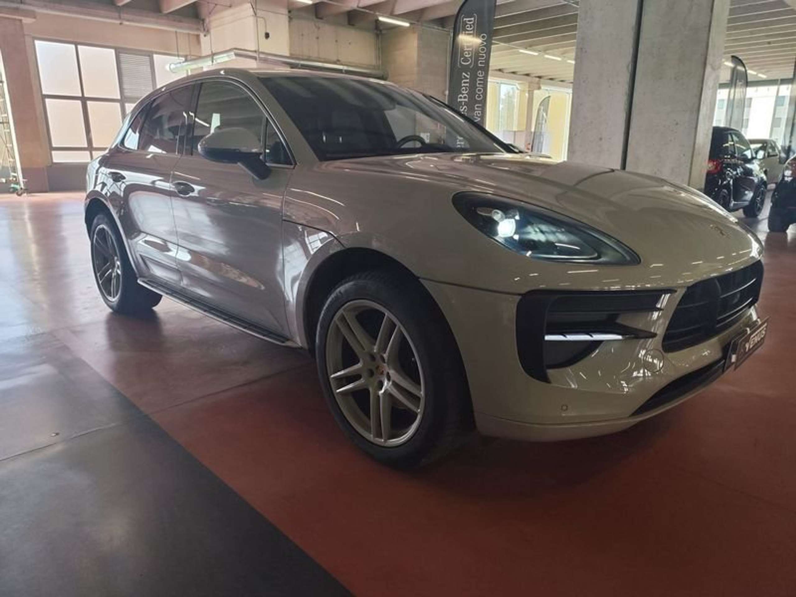 Porsche - Macan