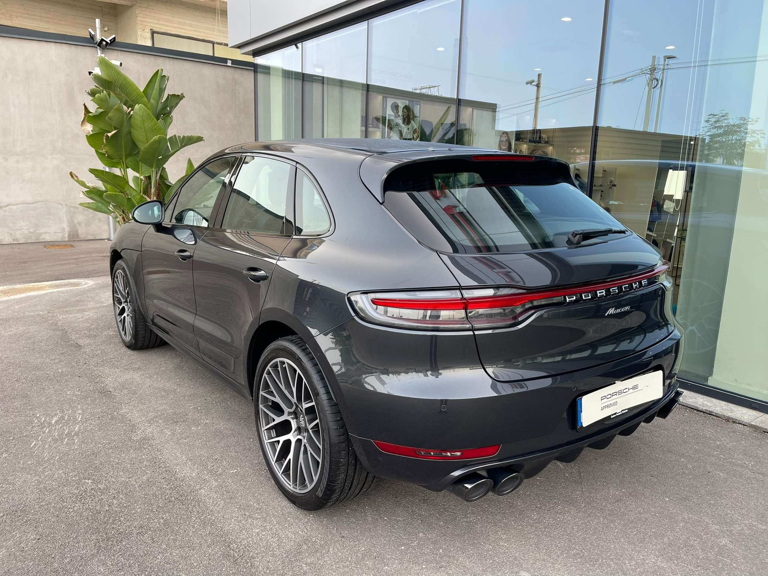 Porsche - Macan