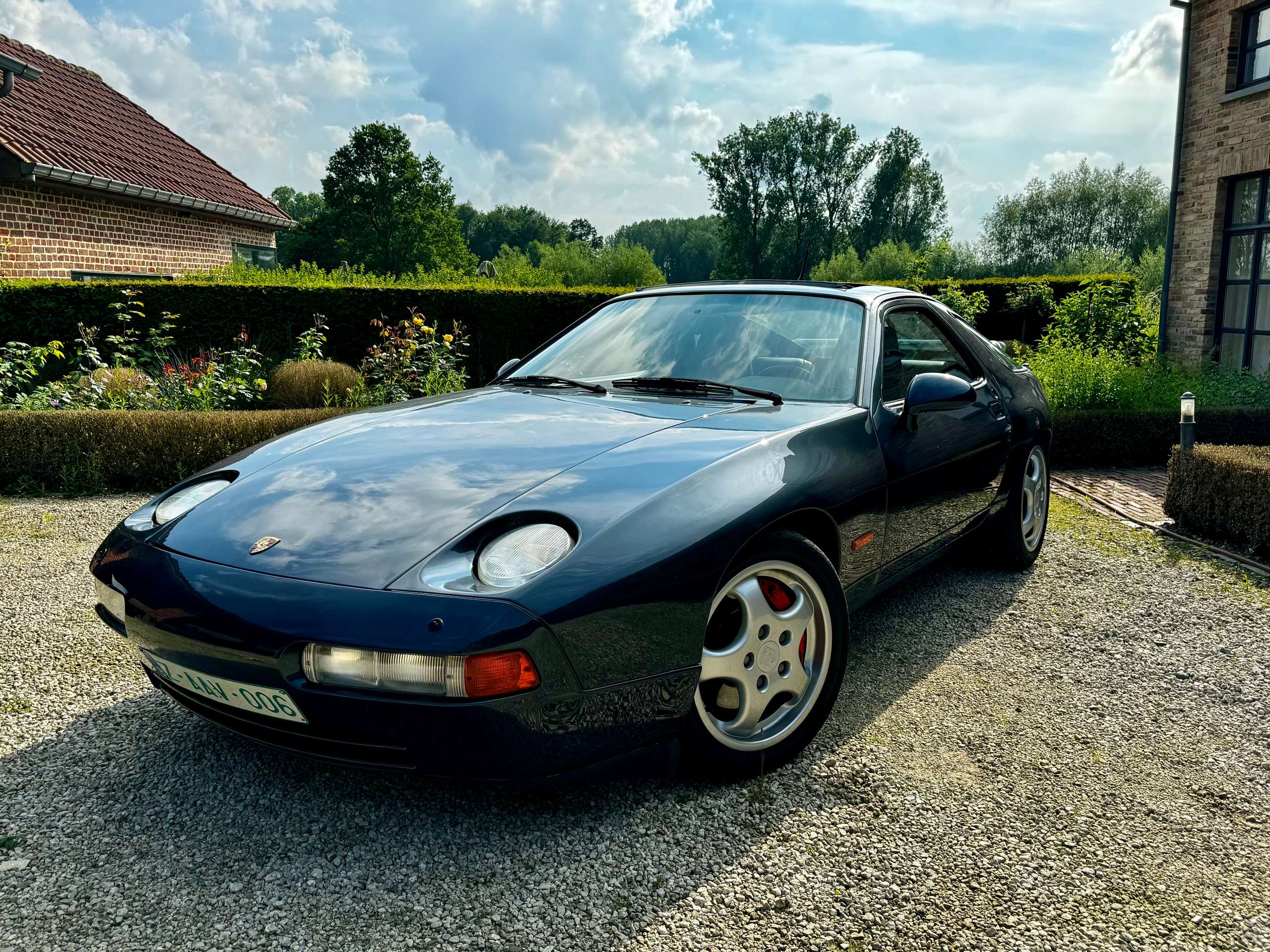 Porsche - 928