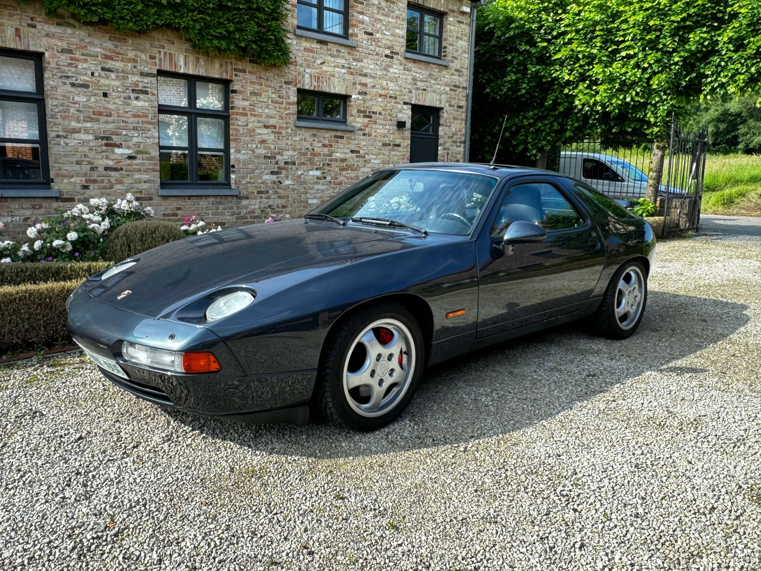 Porsche - 928