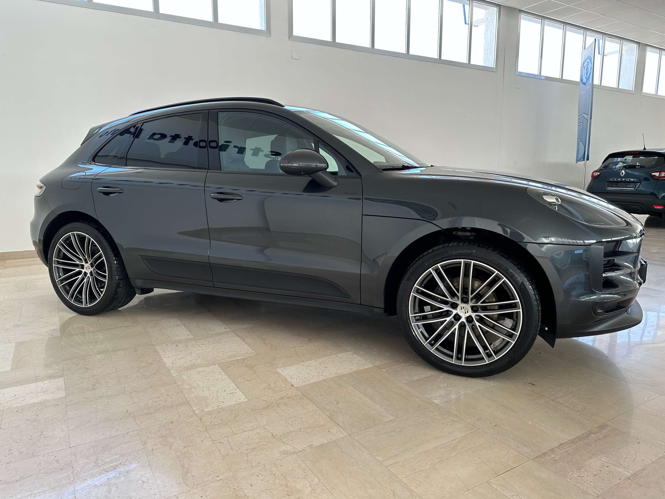 Porsche - Macan