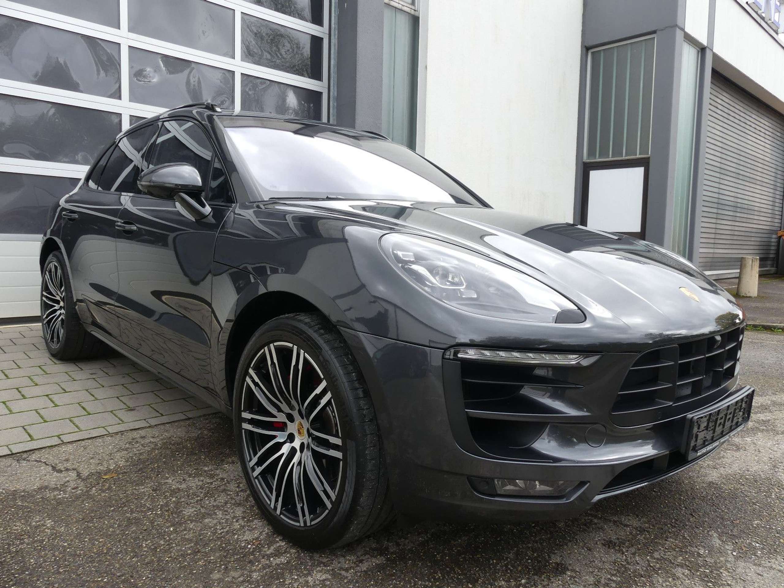 Porsche - Macan