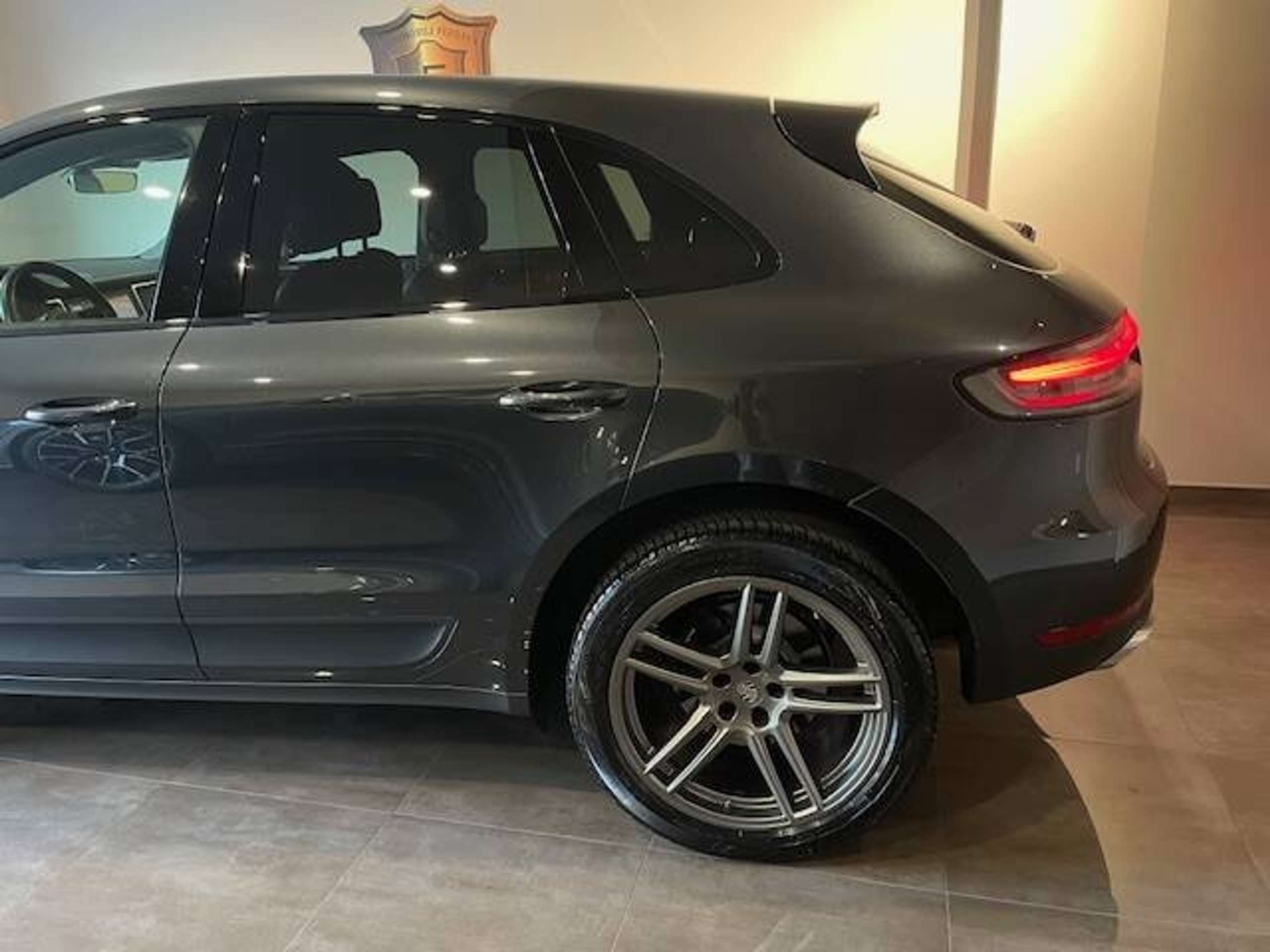 Porsche - Macan