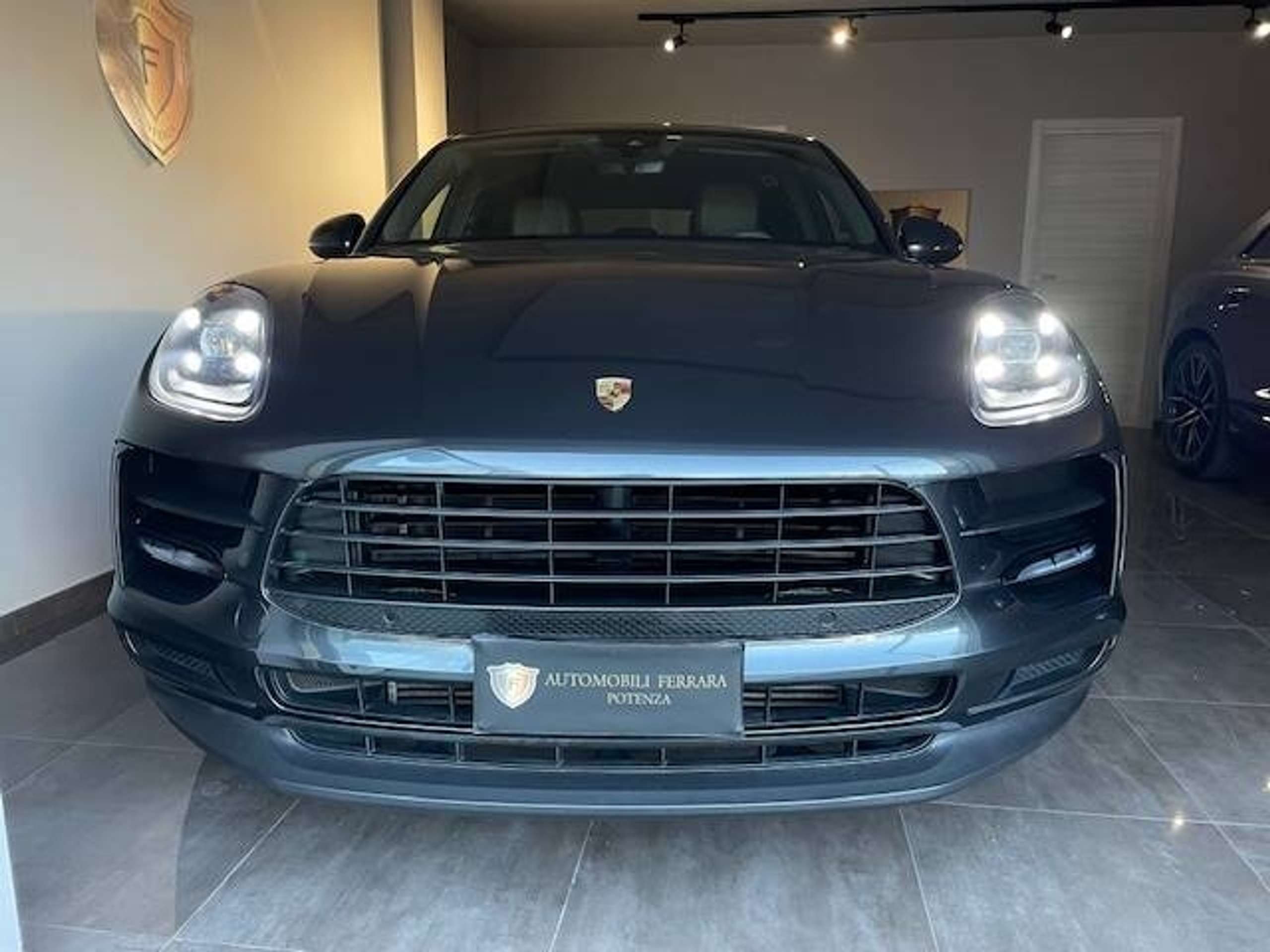 Porsche - Macan