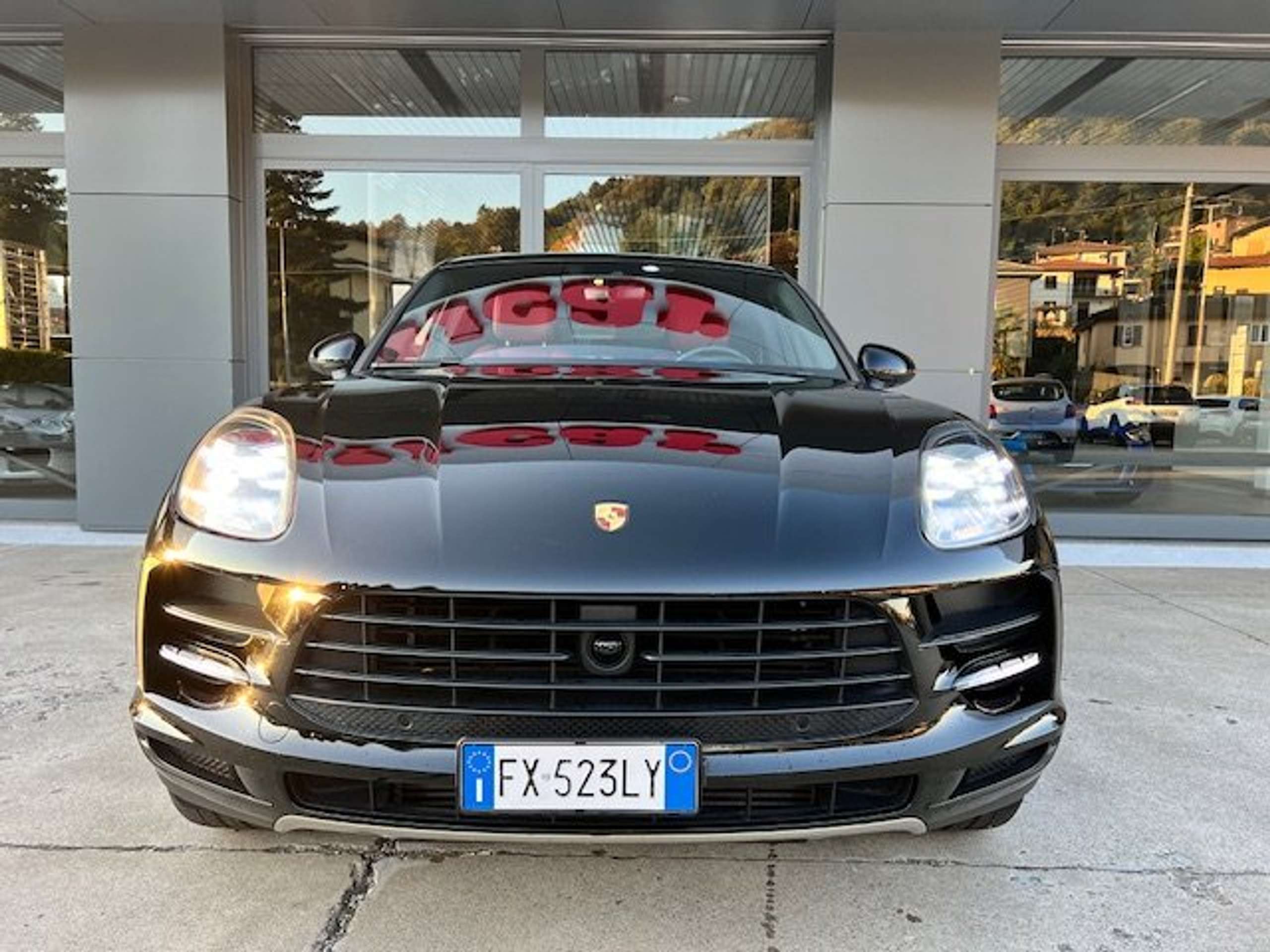 Porsche - Macan