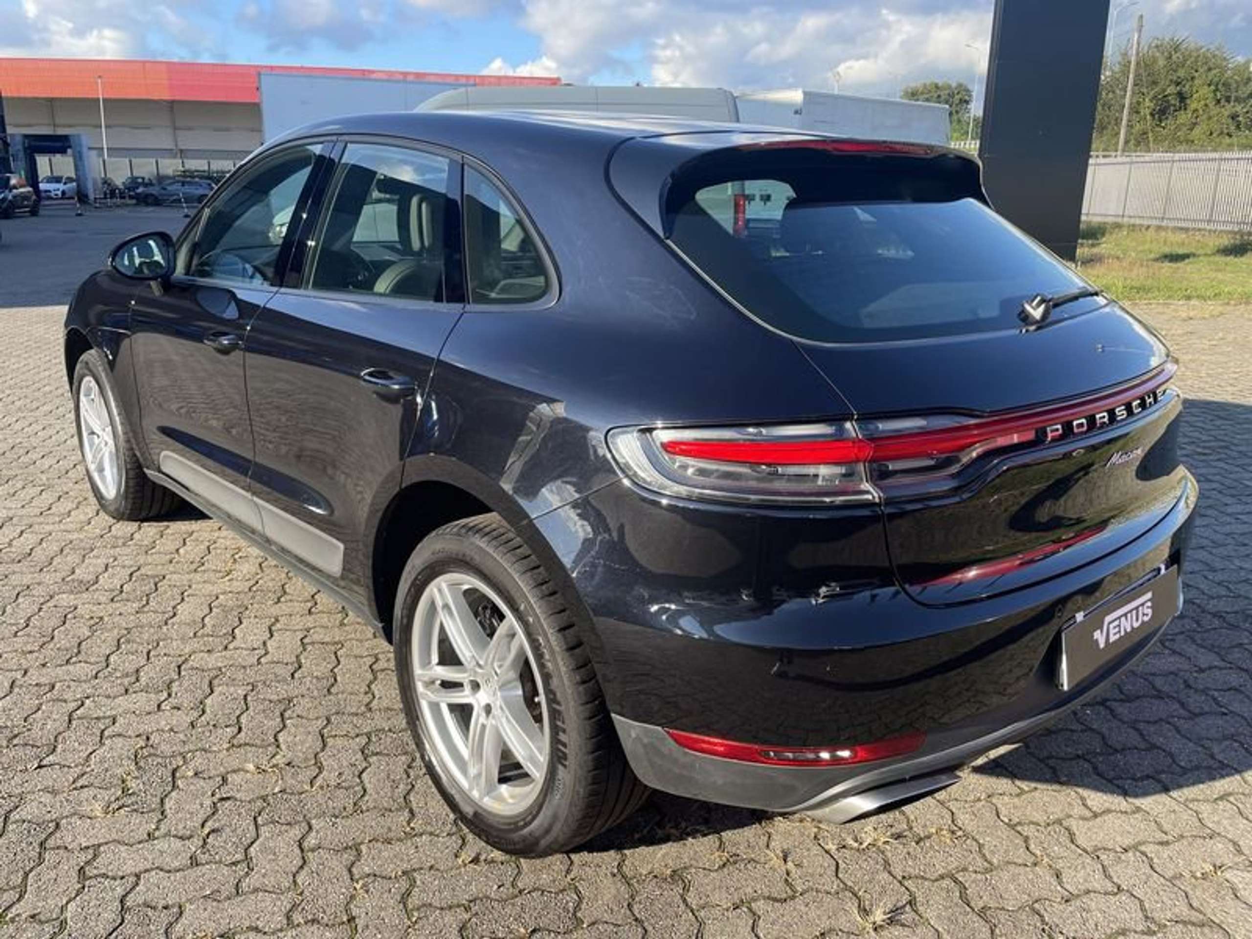 Porsche - Macan