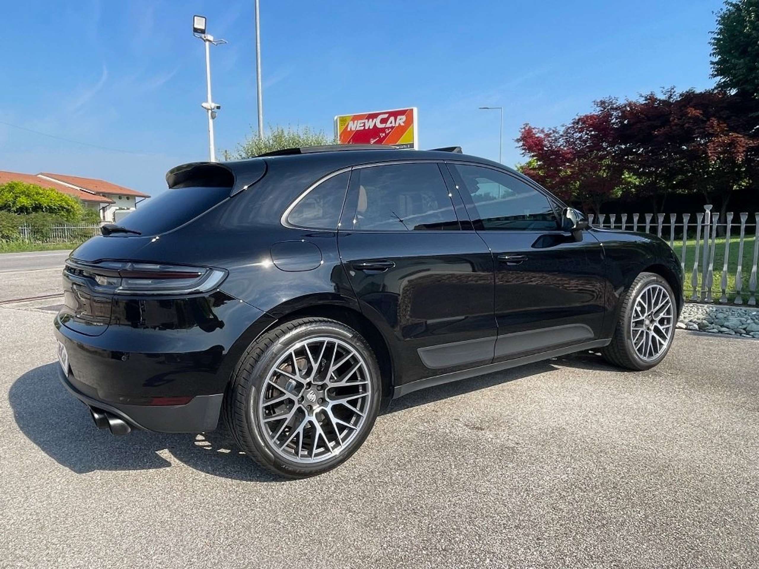 Porsche - Macan