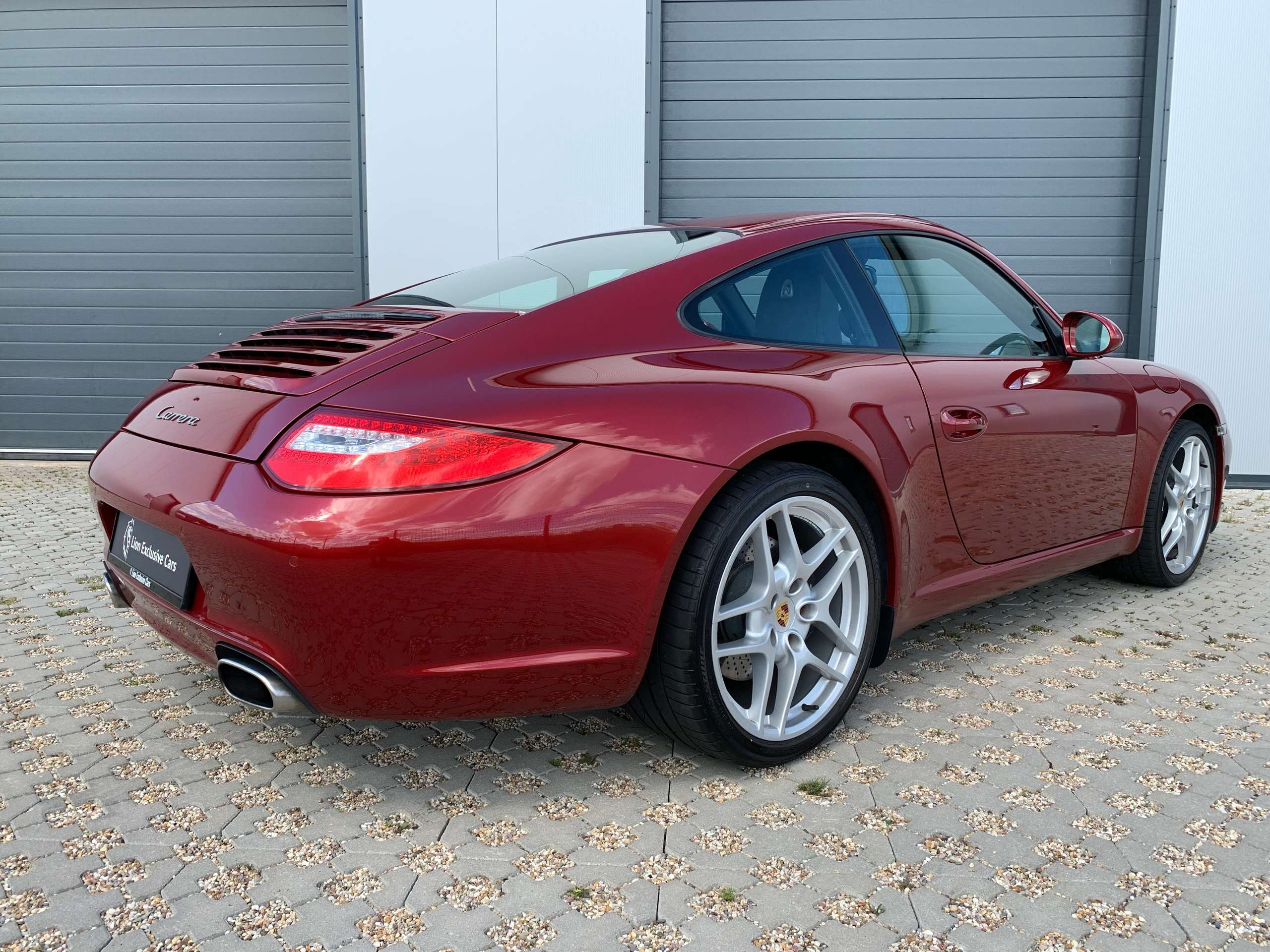 Porsche - 911