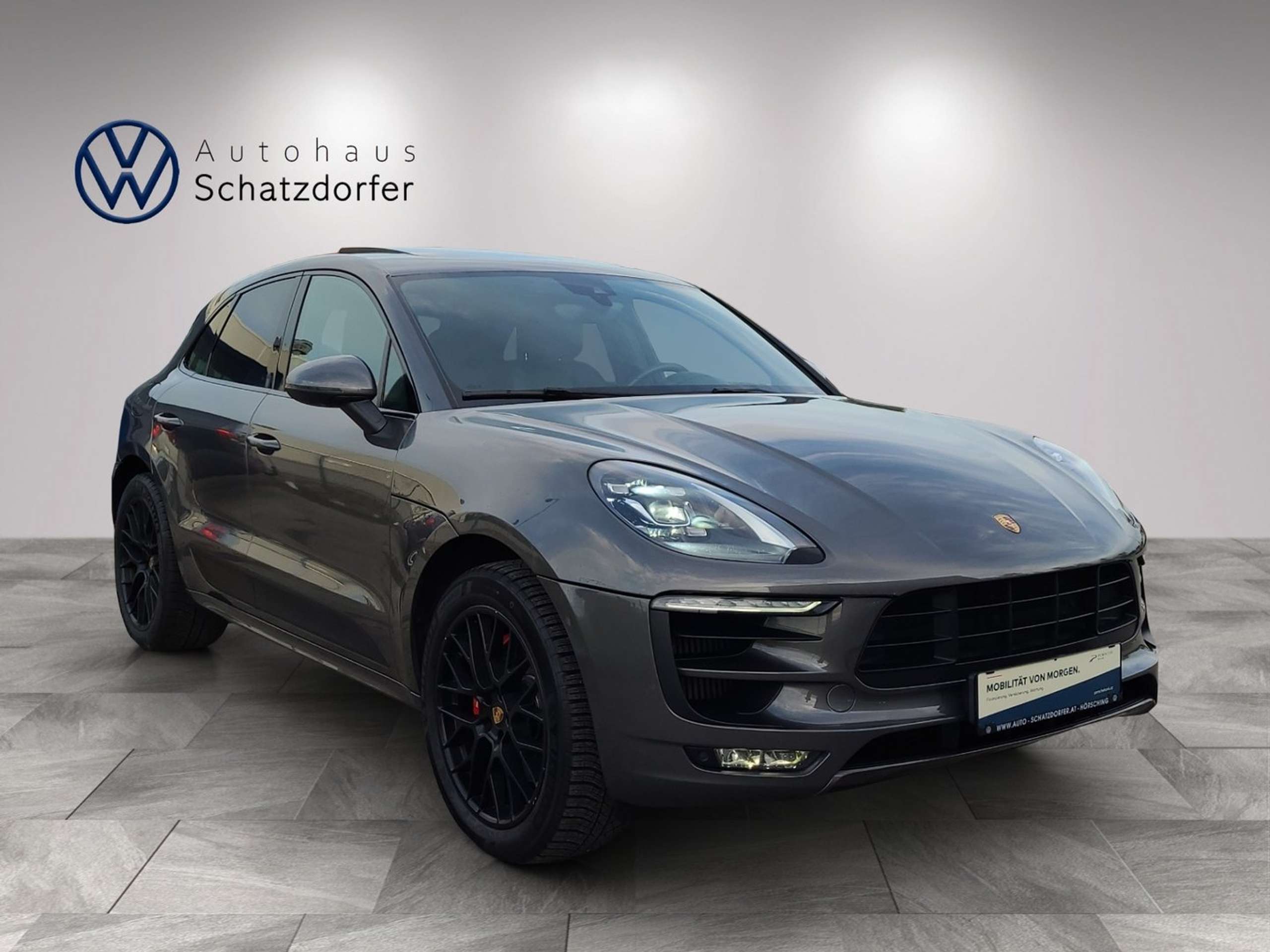 Porsche - Macan