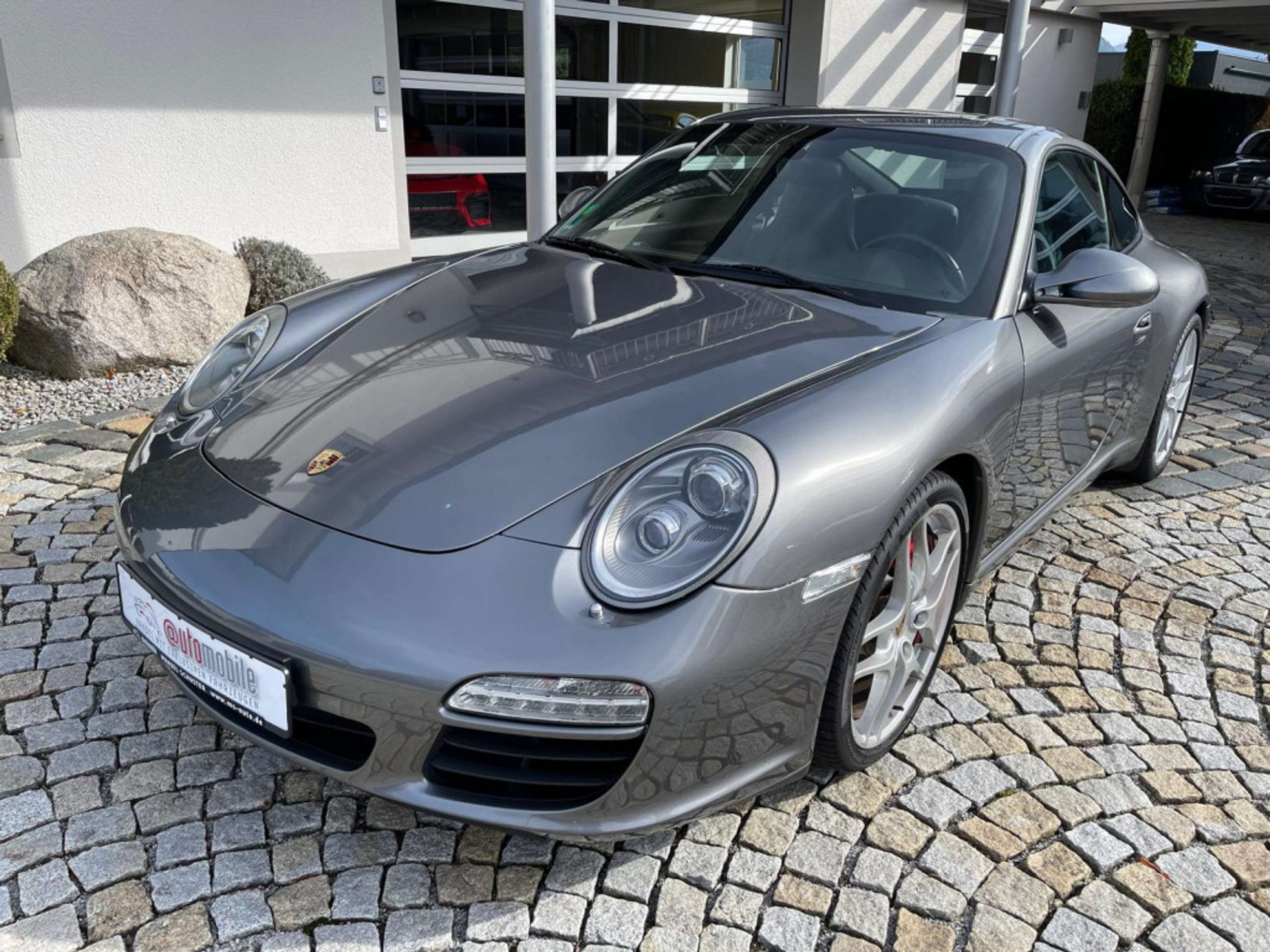 Porsche - 911