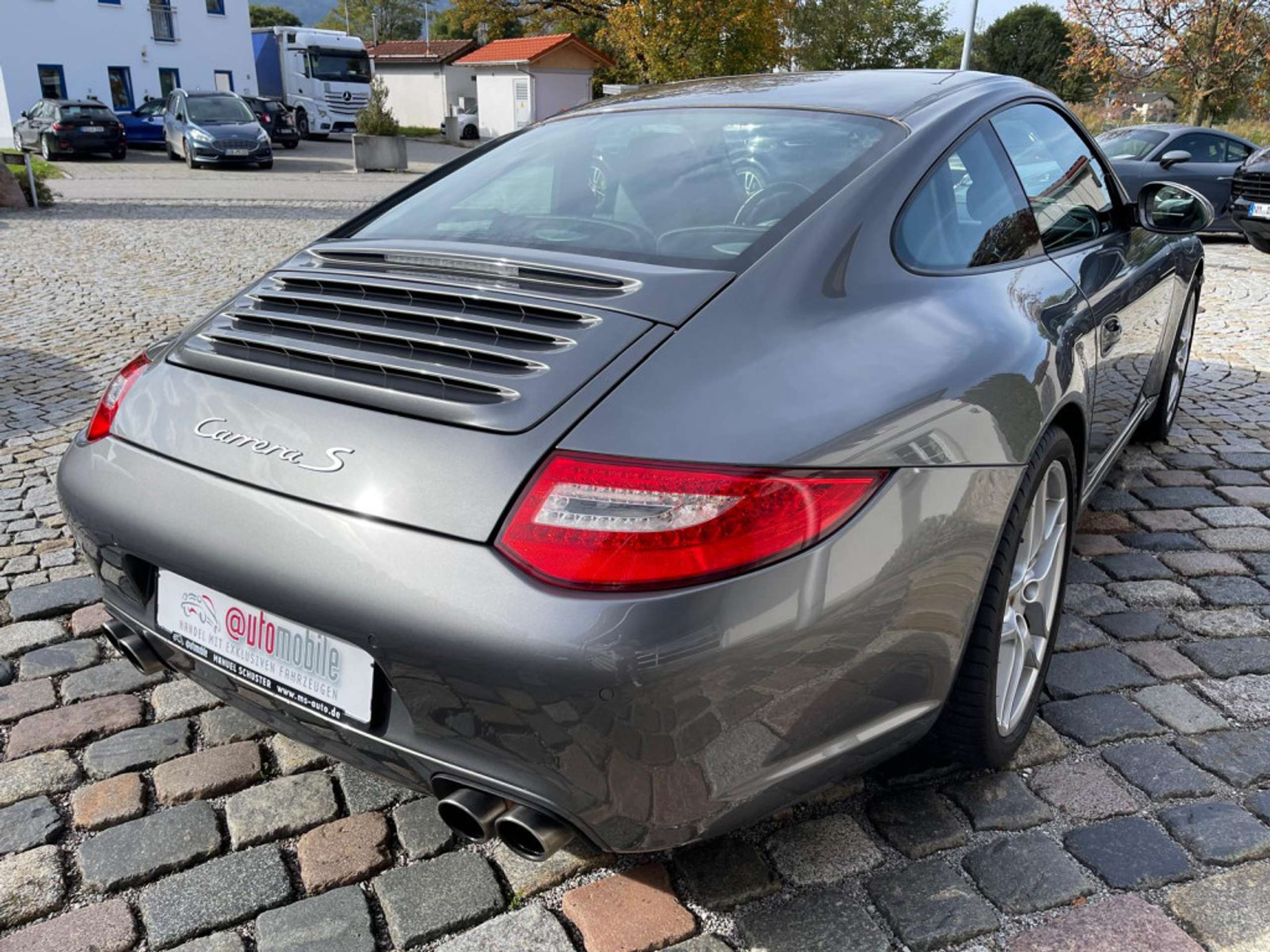 Porsche - 911