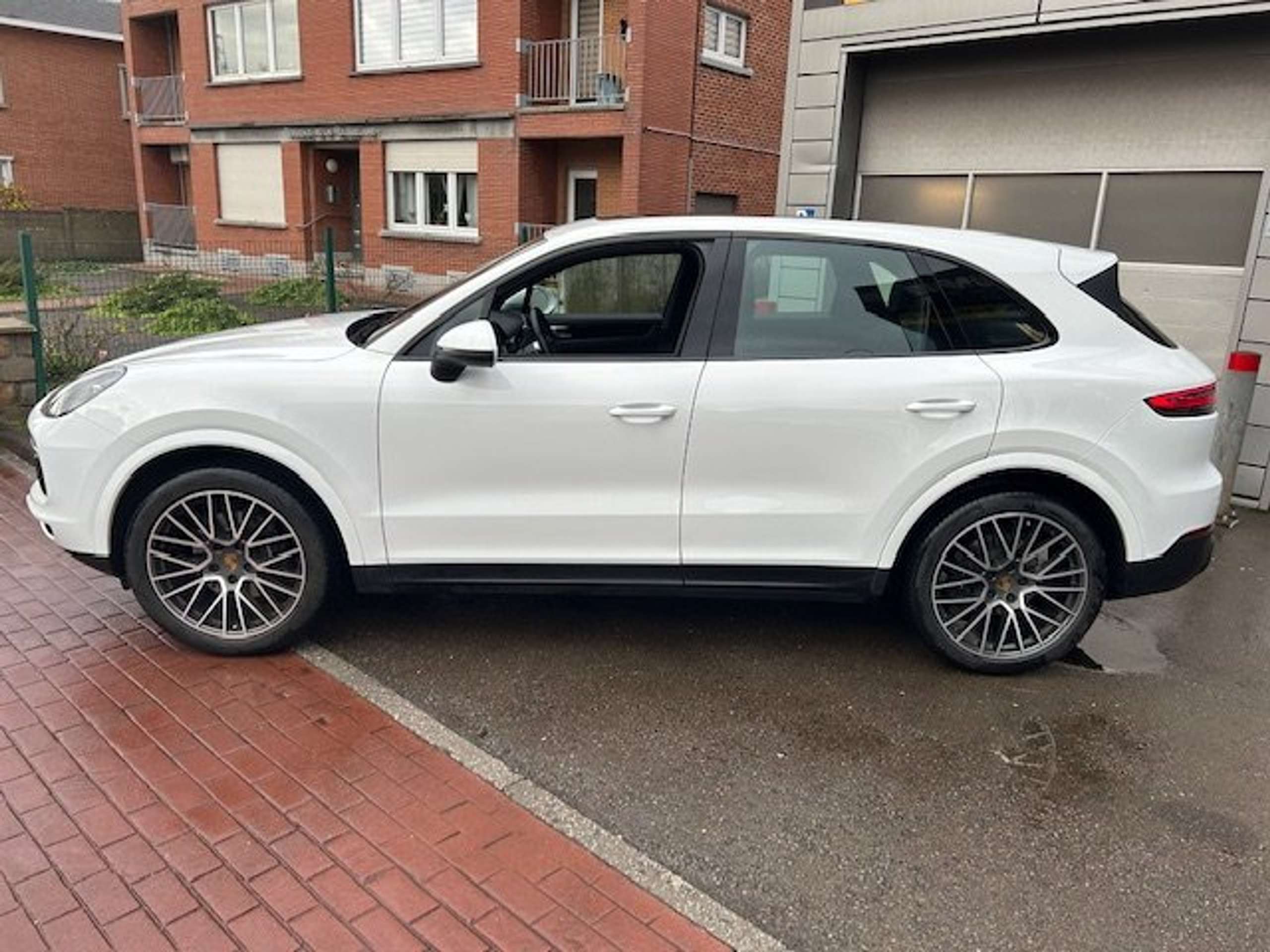 Porsche - Cayenne