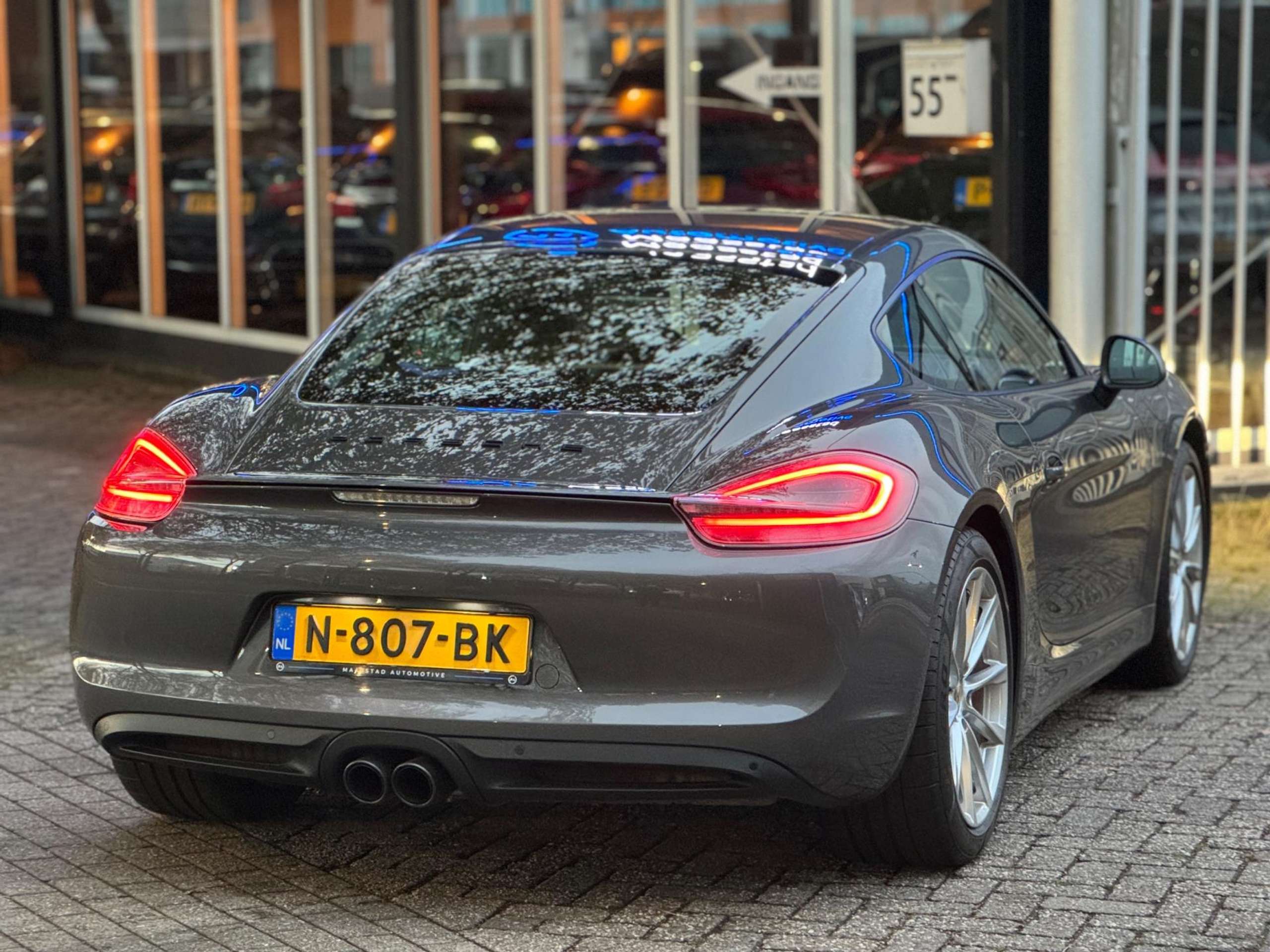 Porsche - Cayman