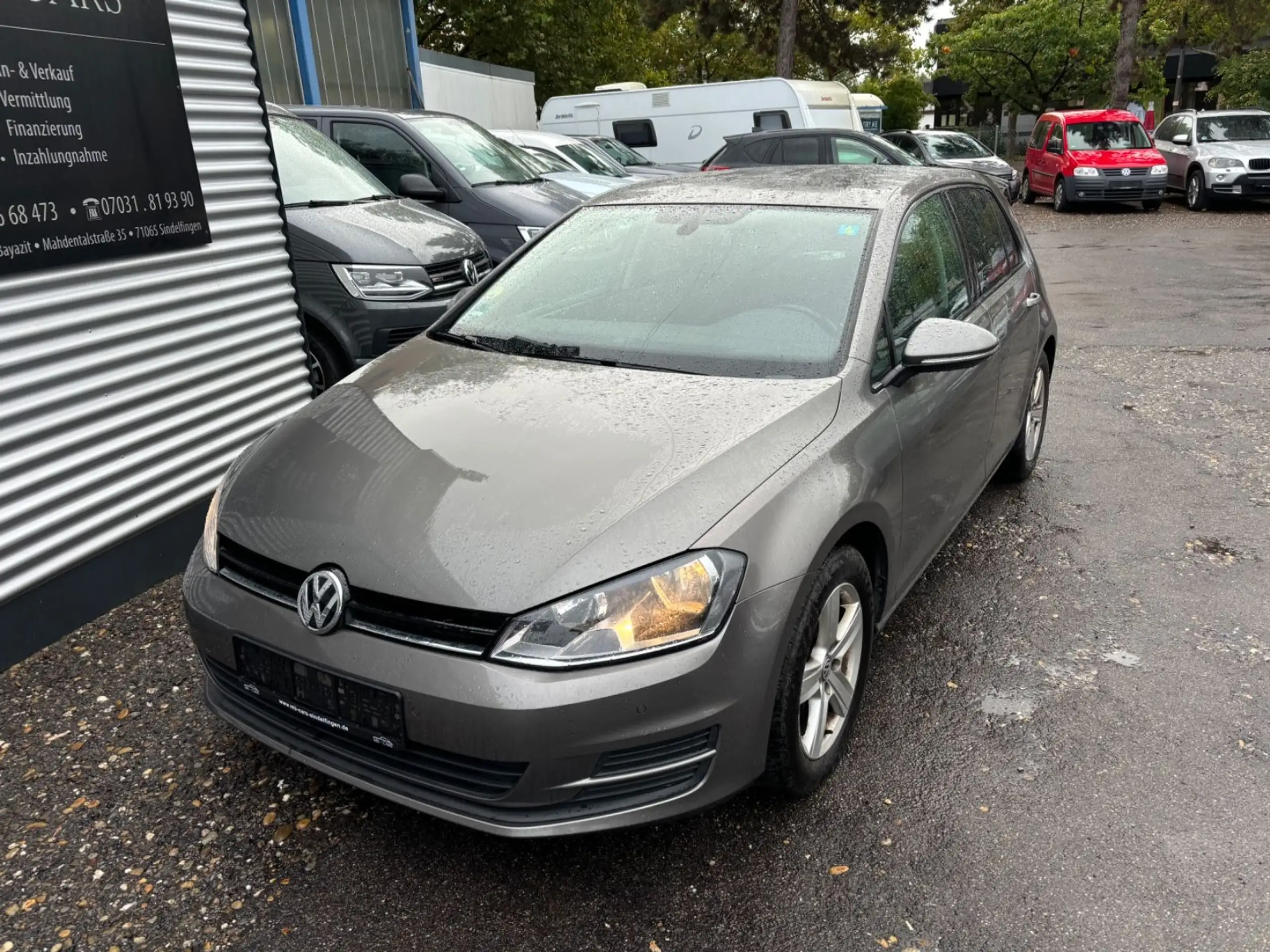 Volkswagen - Golf