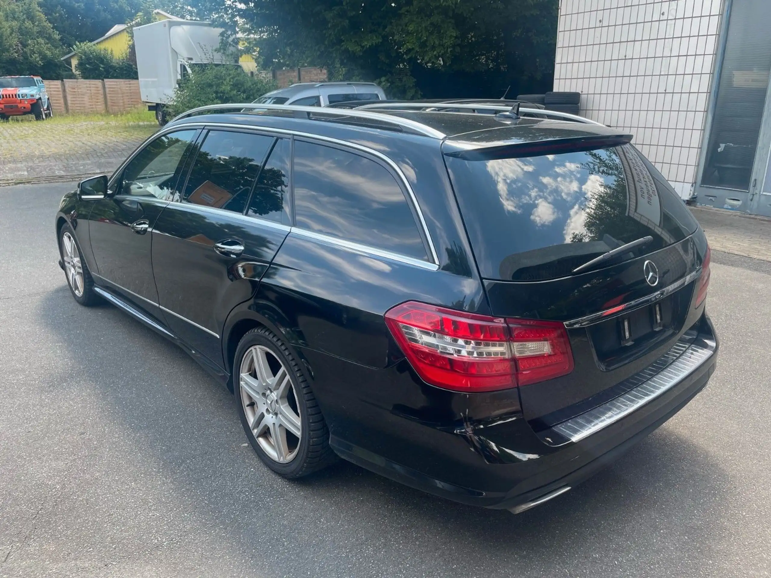 Mercedes-Benz - E 500