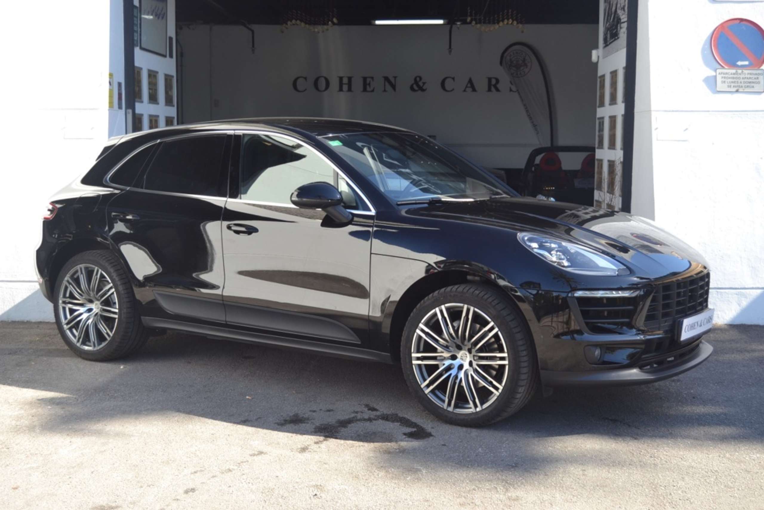 Porsche - Macan