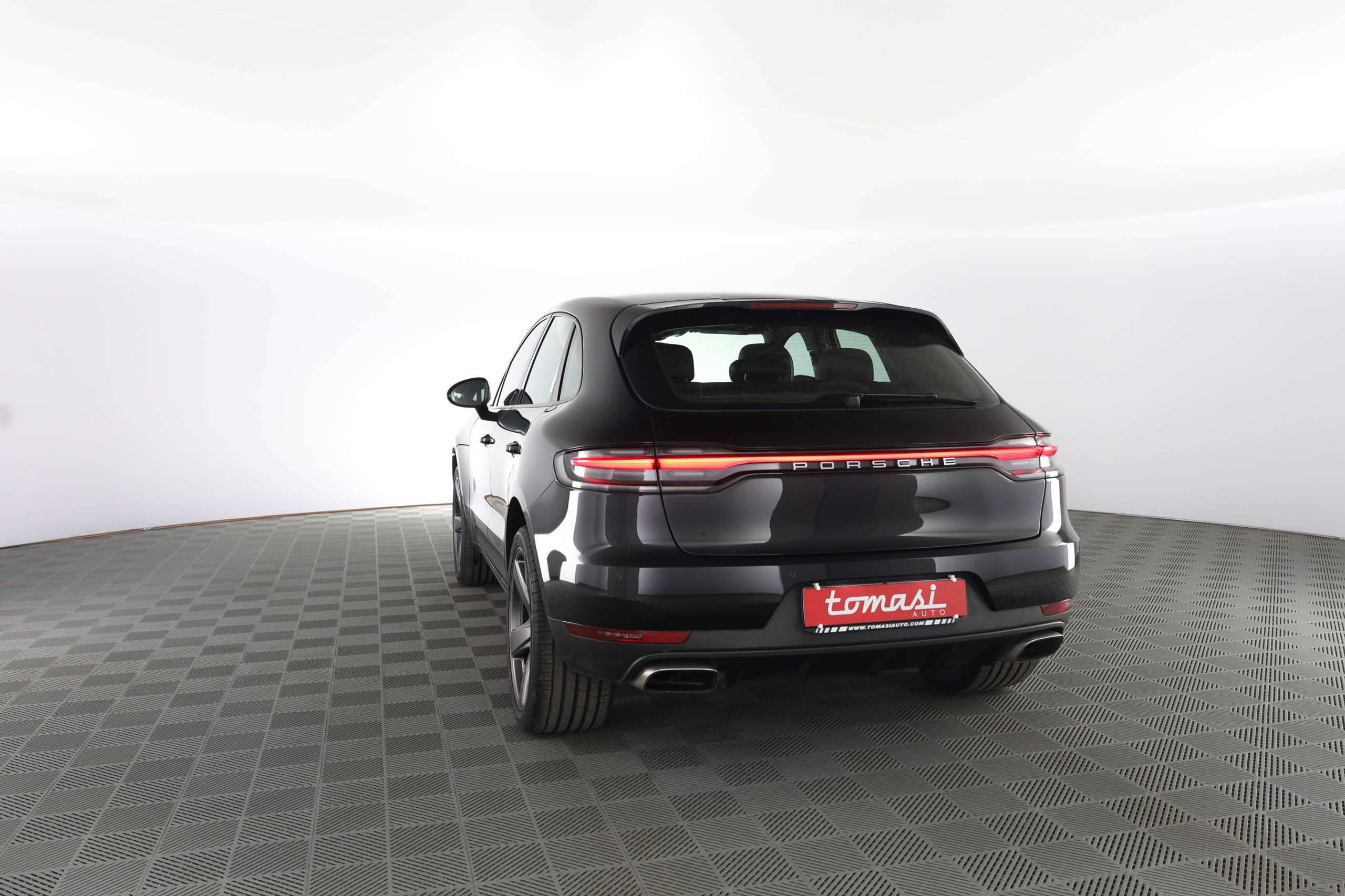 Porsche - Macan