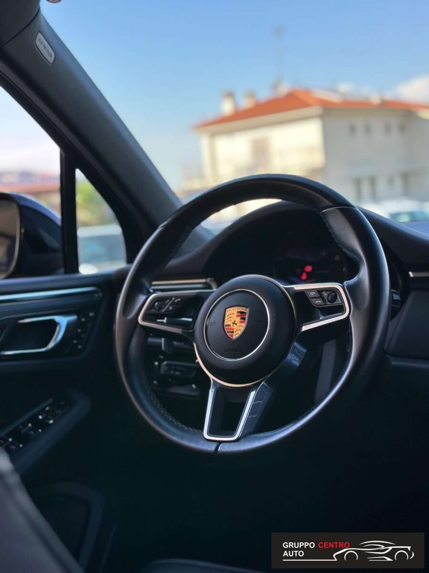 Porsche - Macan