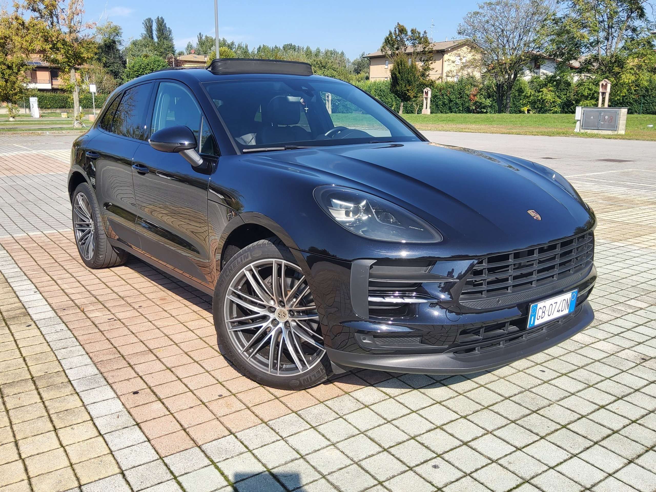 Porsche - Macan