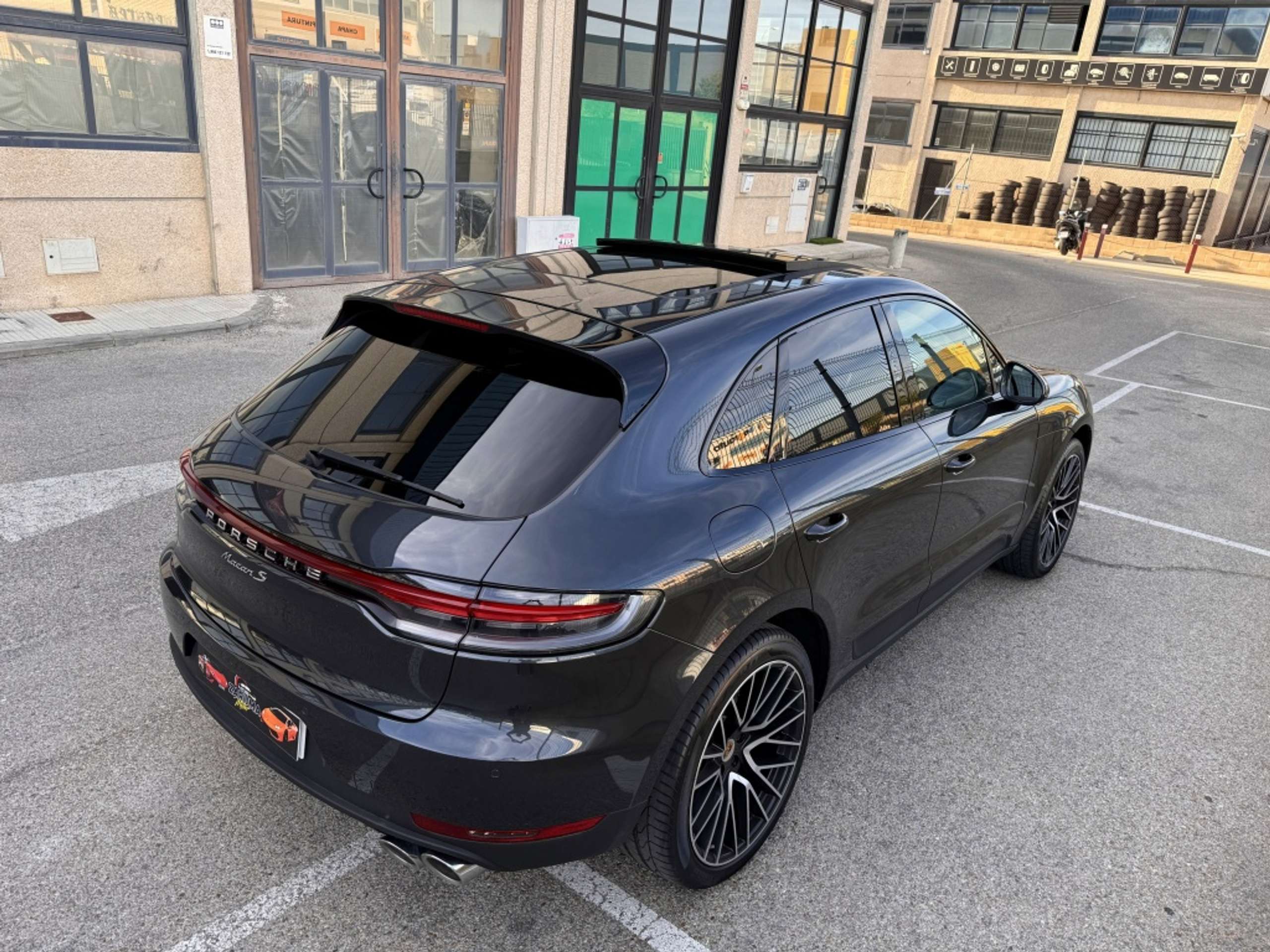 Porsche - Macan