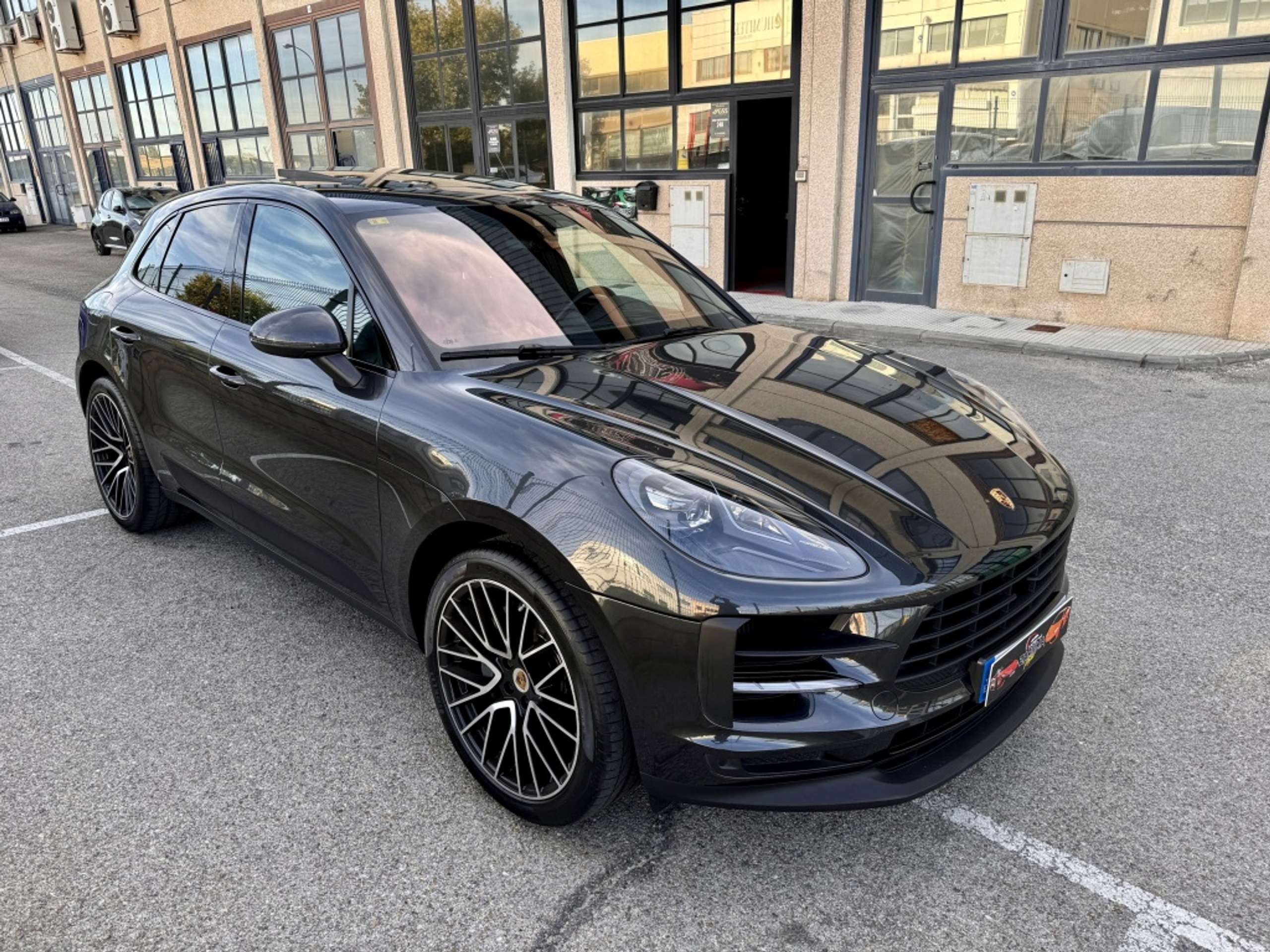 Porsche - Macan