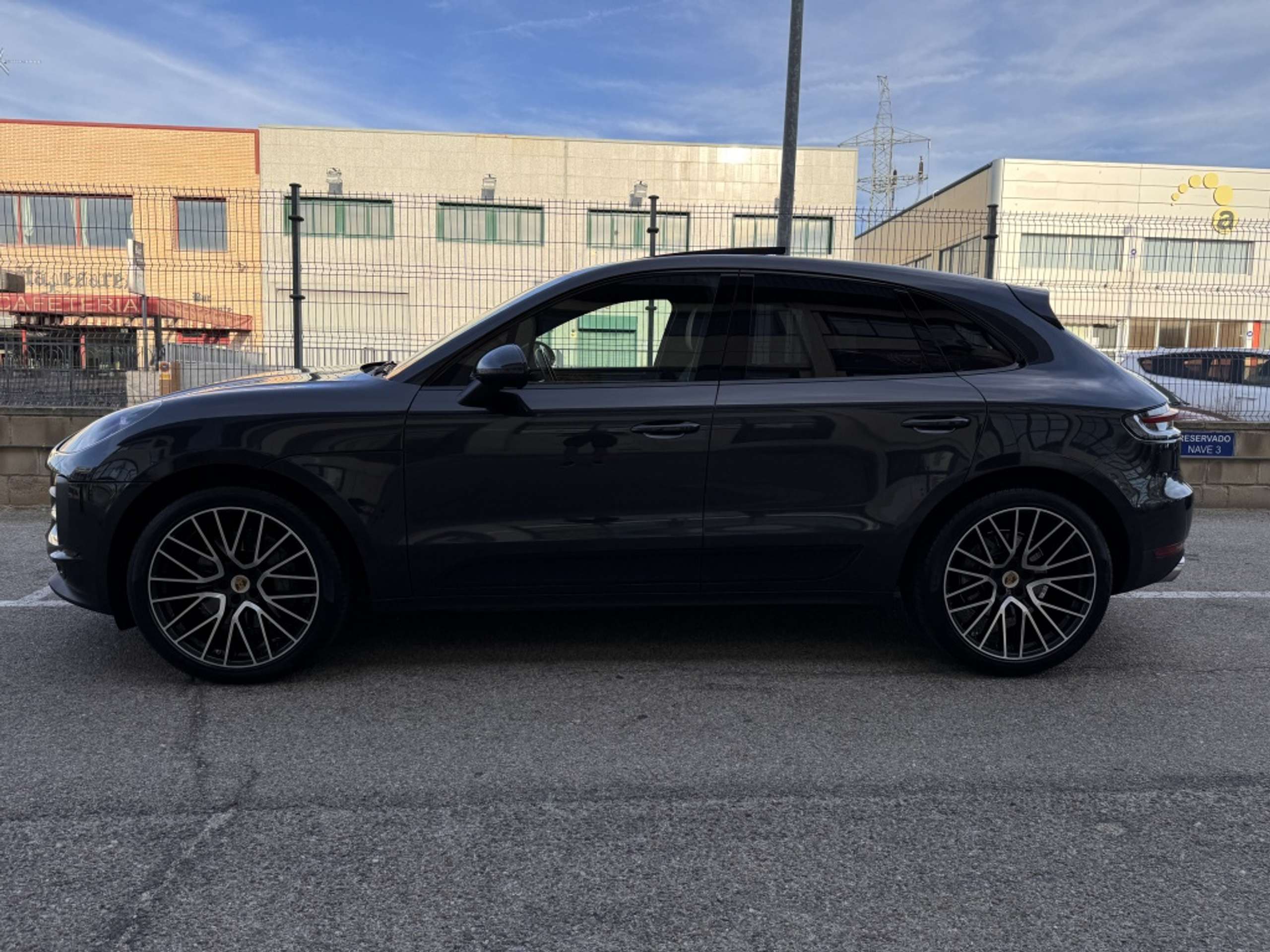 Porsche - Macan